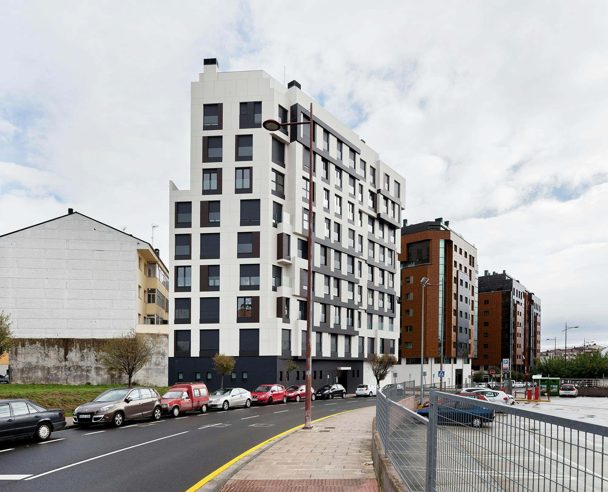 Image of Edificio Aresa 12.jpg?auto=format%2Ccompress&ixlib=php 3.3 in A state-of-the-art building in Lugo chooses Dekton to clad its complex façade - Cosentino