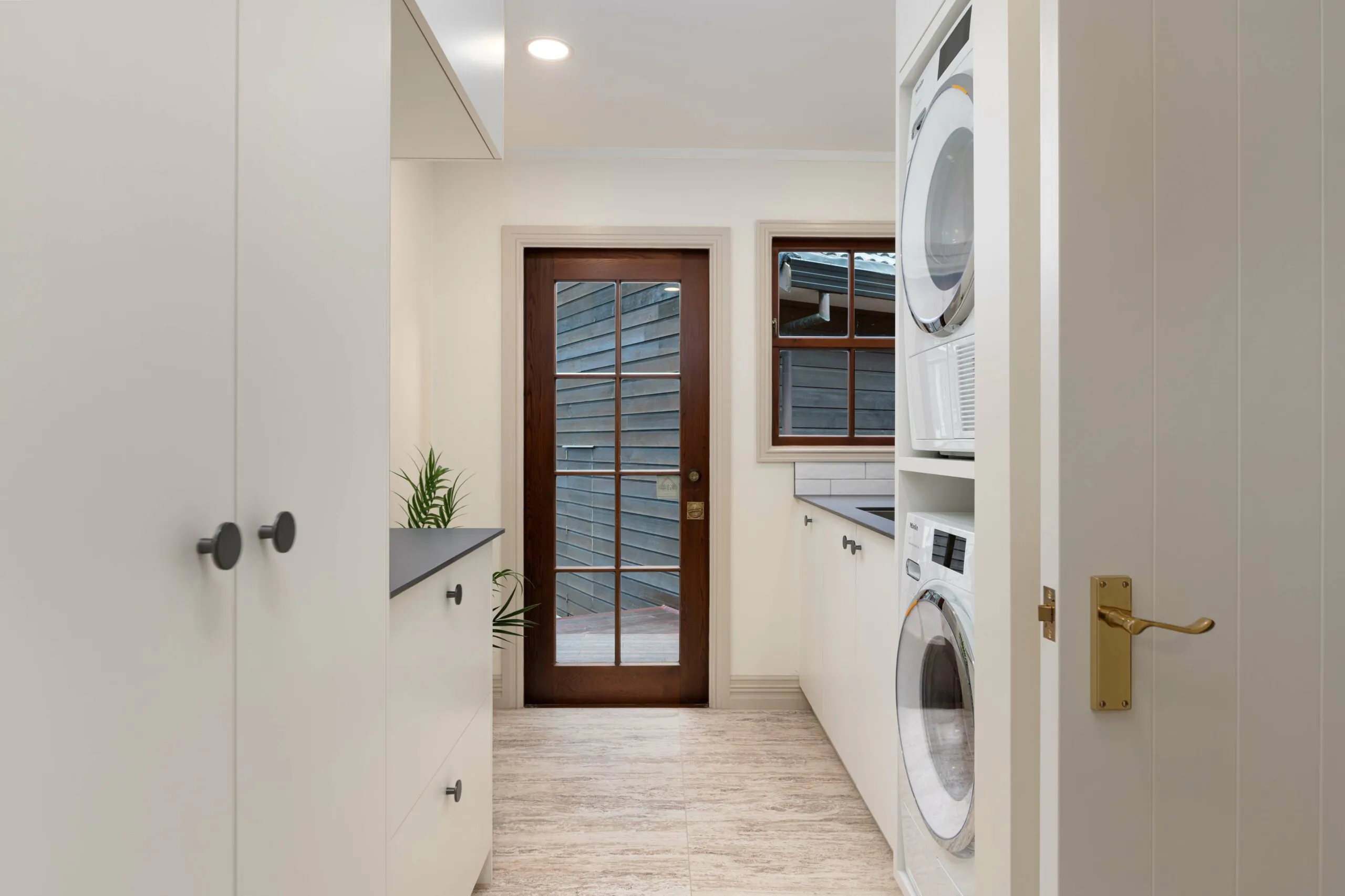 BR1_6617-scaled-1 Image 38 of BR1 6617 scaled 1.jpg?auto=format%2Ccompress&ixlib=php 3.3 in Bronwyn Turton - Cosentino