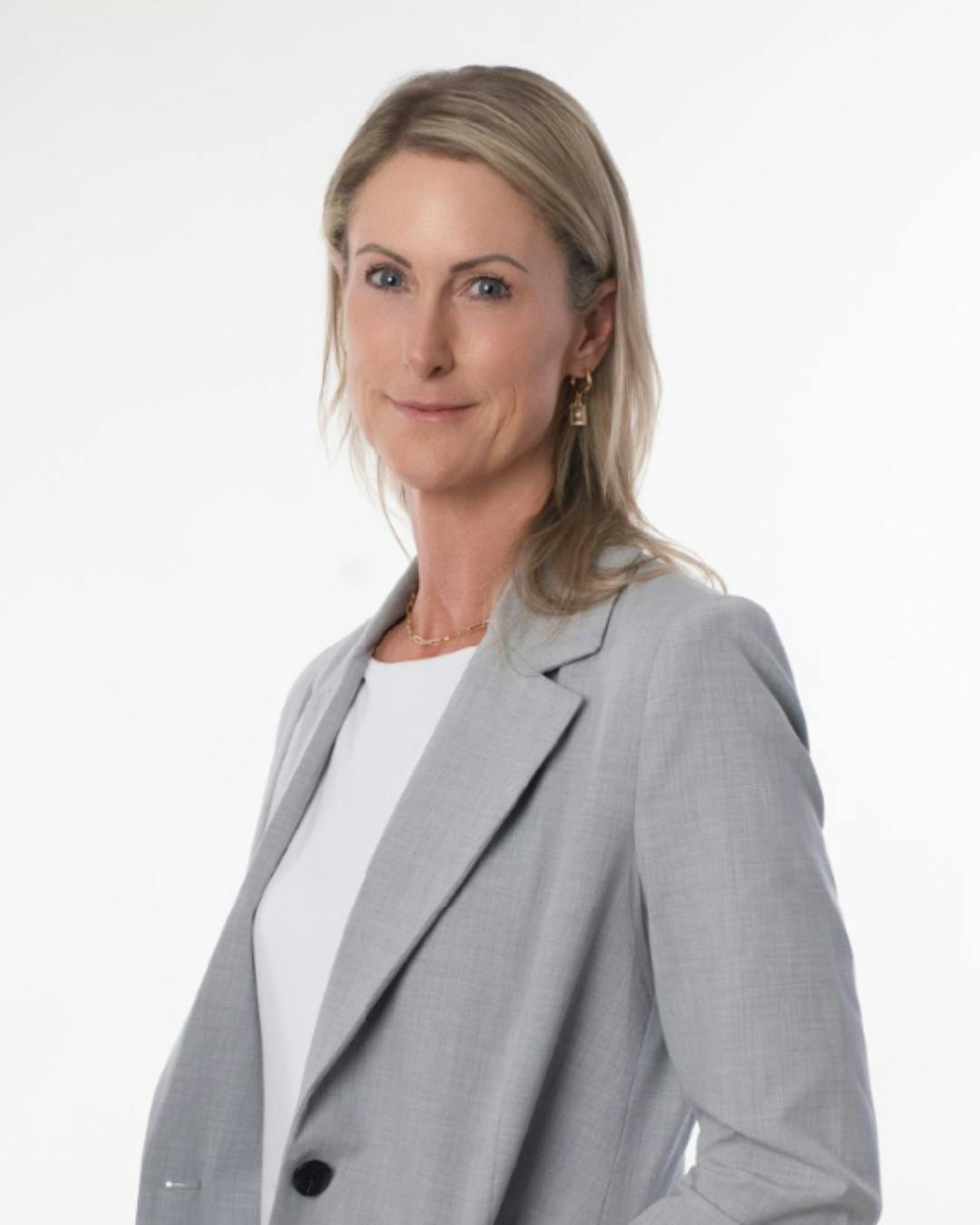 Hayley CTop Image 46 of Hayley CTop.png?auto=format%2Ccompress&ixlib=php 3.3 in Integral services for International Projects - Cosentino