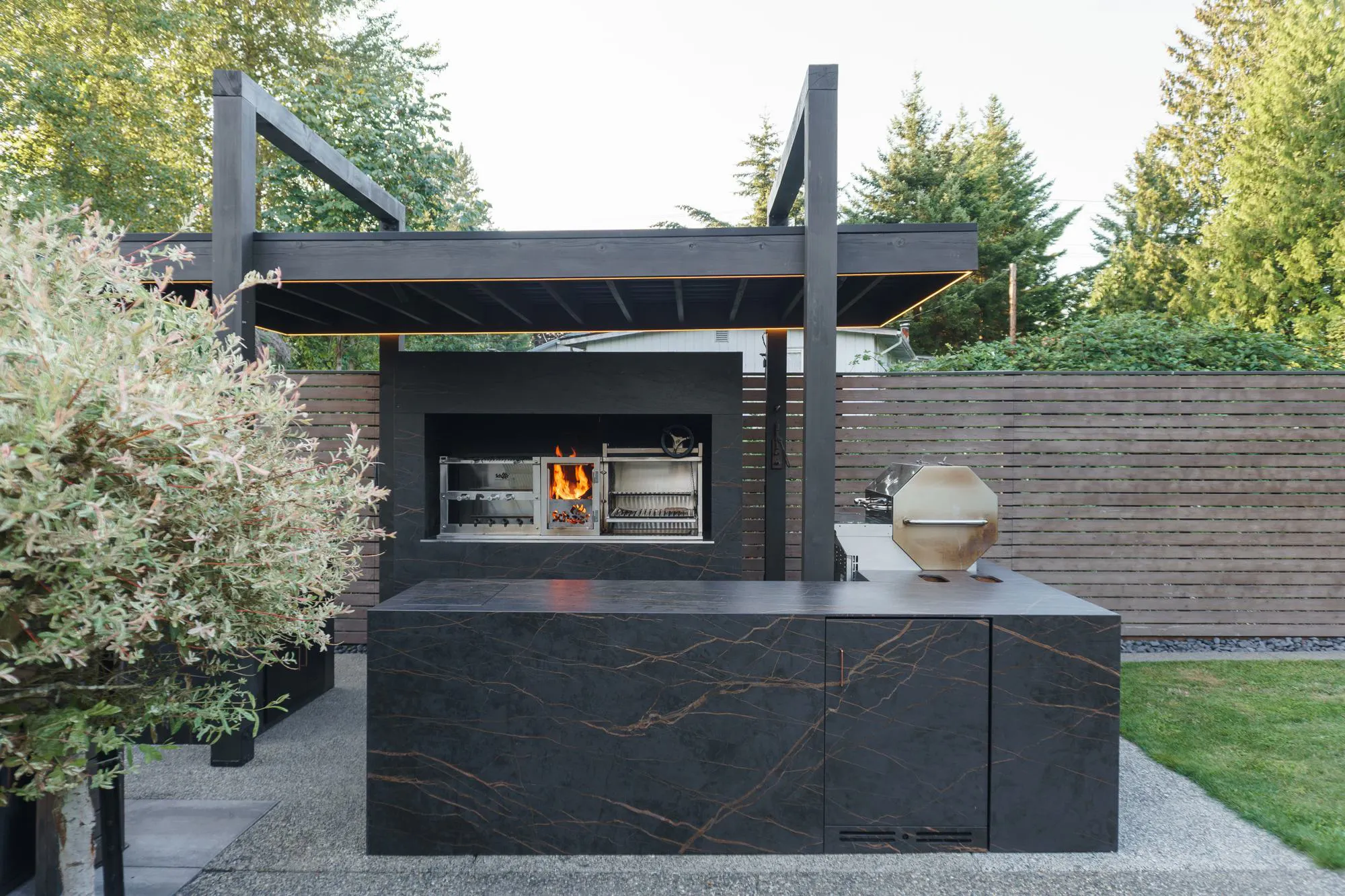 Shubin bbq fireplace (11) Image 47 of Shubin bbq fireplace 11.jpg?auto=format%2Ccompress&ixlib=php 3.3 in Outdoors - Cosentino