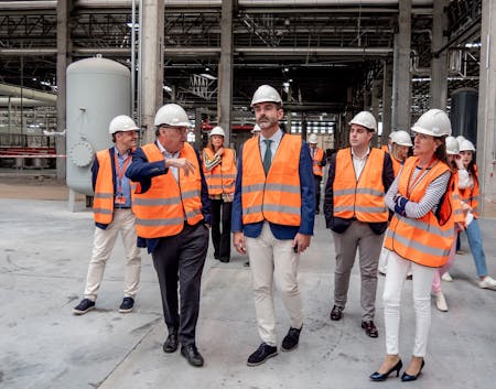 Image of visita ramon fdez pacheco Cosentino.jpg?auto=format%2Ccompress&fit=crop&ixlib=php 3.3 in Cosentino “plugs in” one of the largest self-consumption photovoltaic installations in Europe - Cosentino