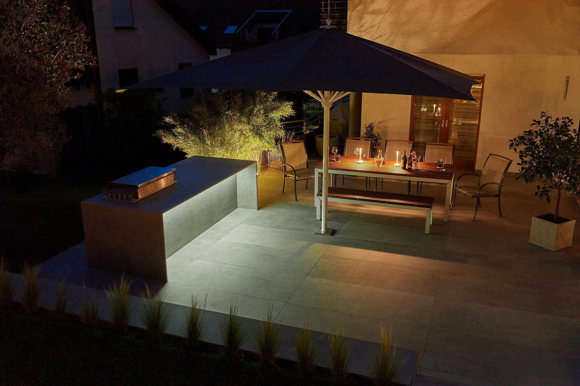 Image of Garden Flooring Outdoor Kitchen HELD 12.jpg?auto=format%2Ccompress&ixlib=php 3.3 in Dekton, the perfect solution for a garden exposed to extreme temperature changes - Cosentino