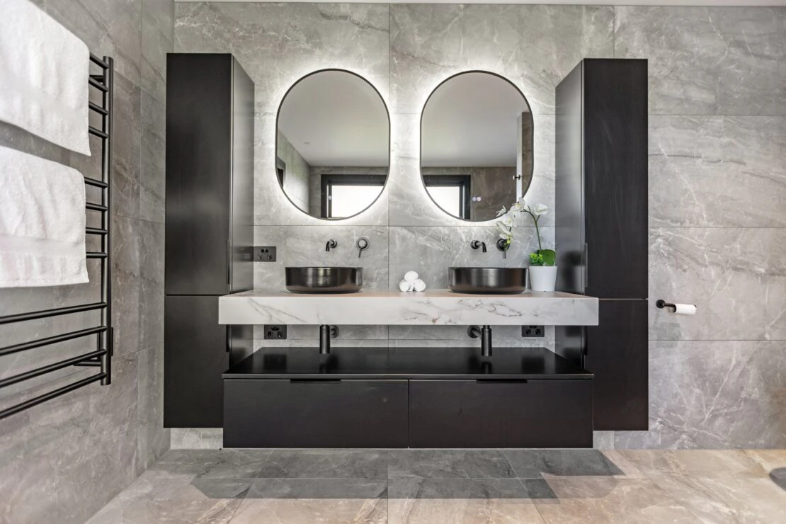 Hayley Peterson (21) Hayley Peterson (21)