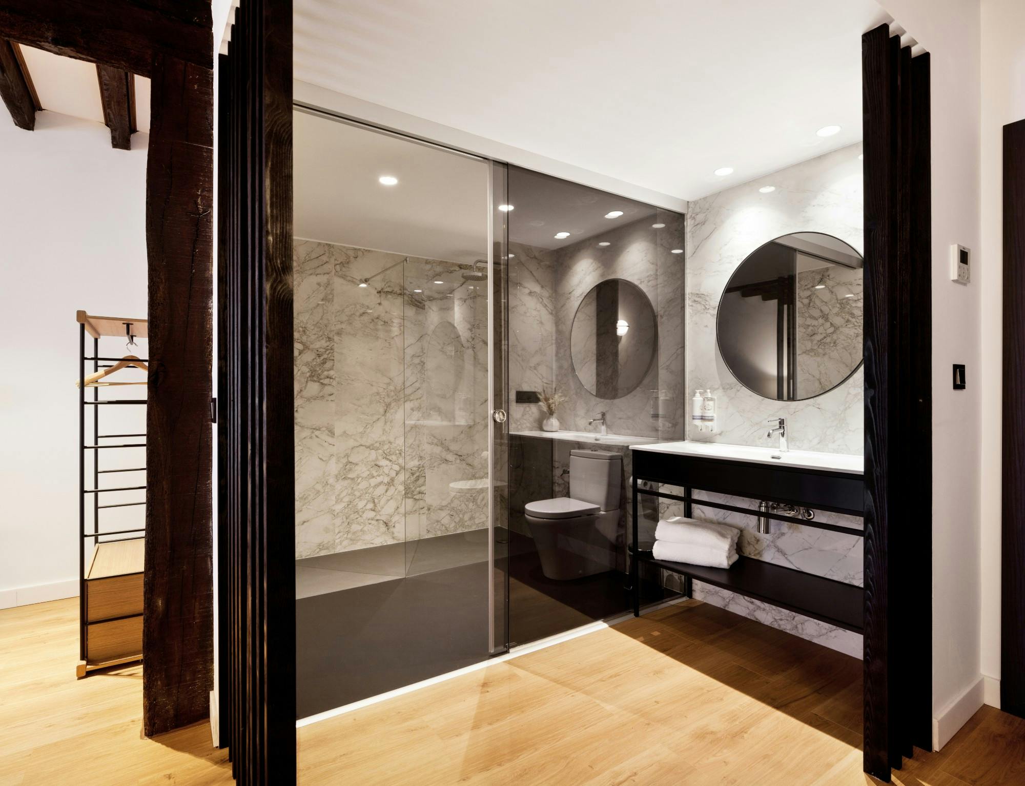 Imagen número 40 de la sección actual de Lavabos sostenibles, de colores mediterráneos y estética moderna en los rompedores baños ‘Superloo’