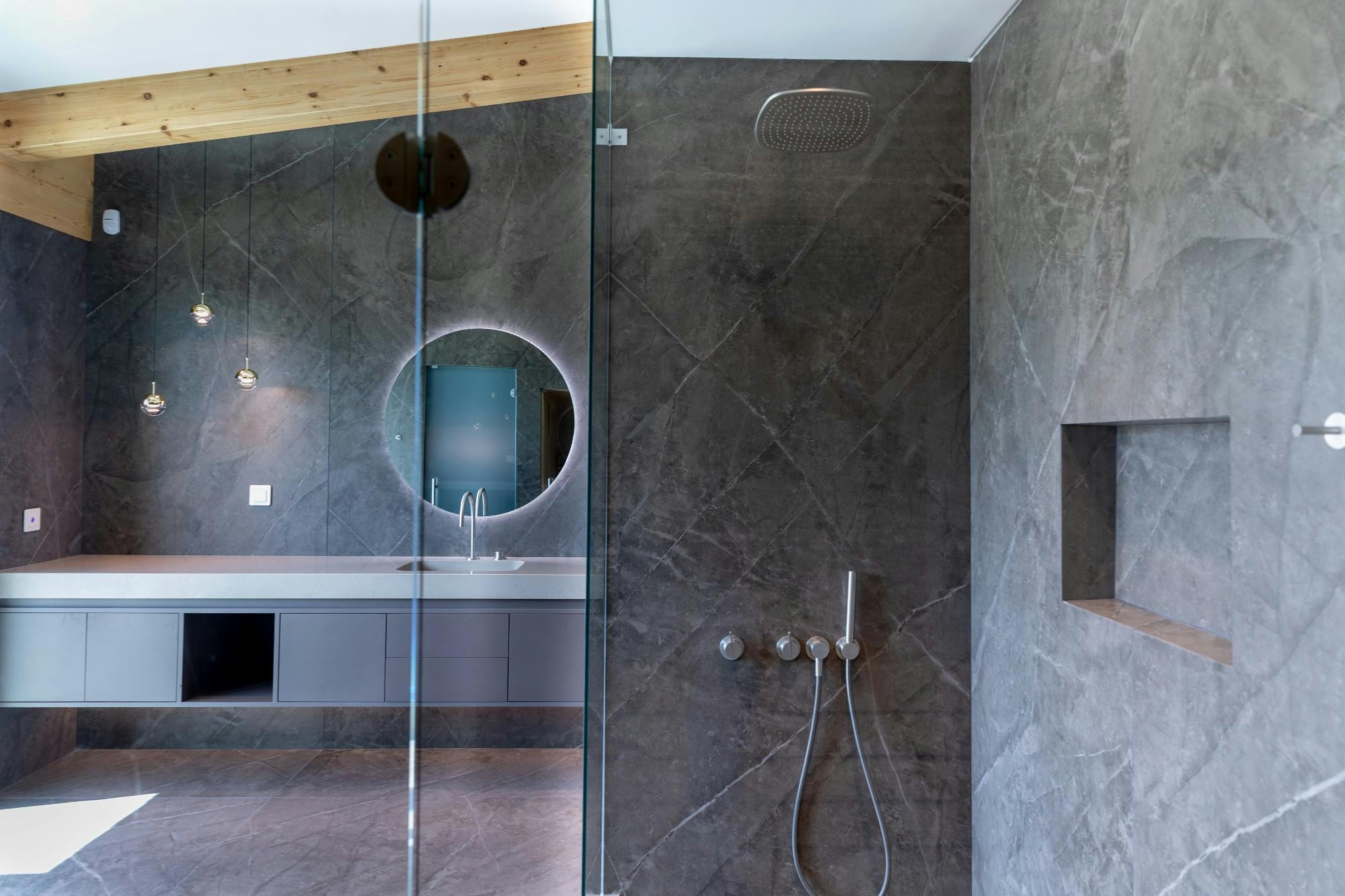 Imagen número 45 de la sección actual de Lavabos sostenibles, de colores mediterráneos y estética moderna en los rompedores baños ‘Superloo’