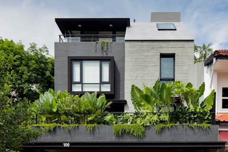 Dekton, elegido en una moderna villa para conseguir superficies resistentes a los rayos UV y la humedad… y fáciles de limpiar
