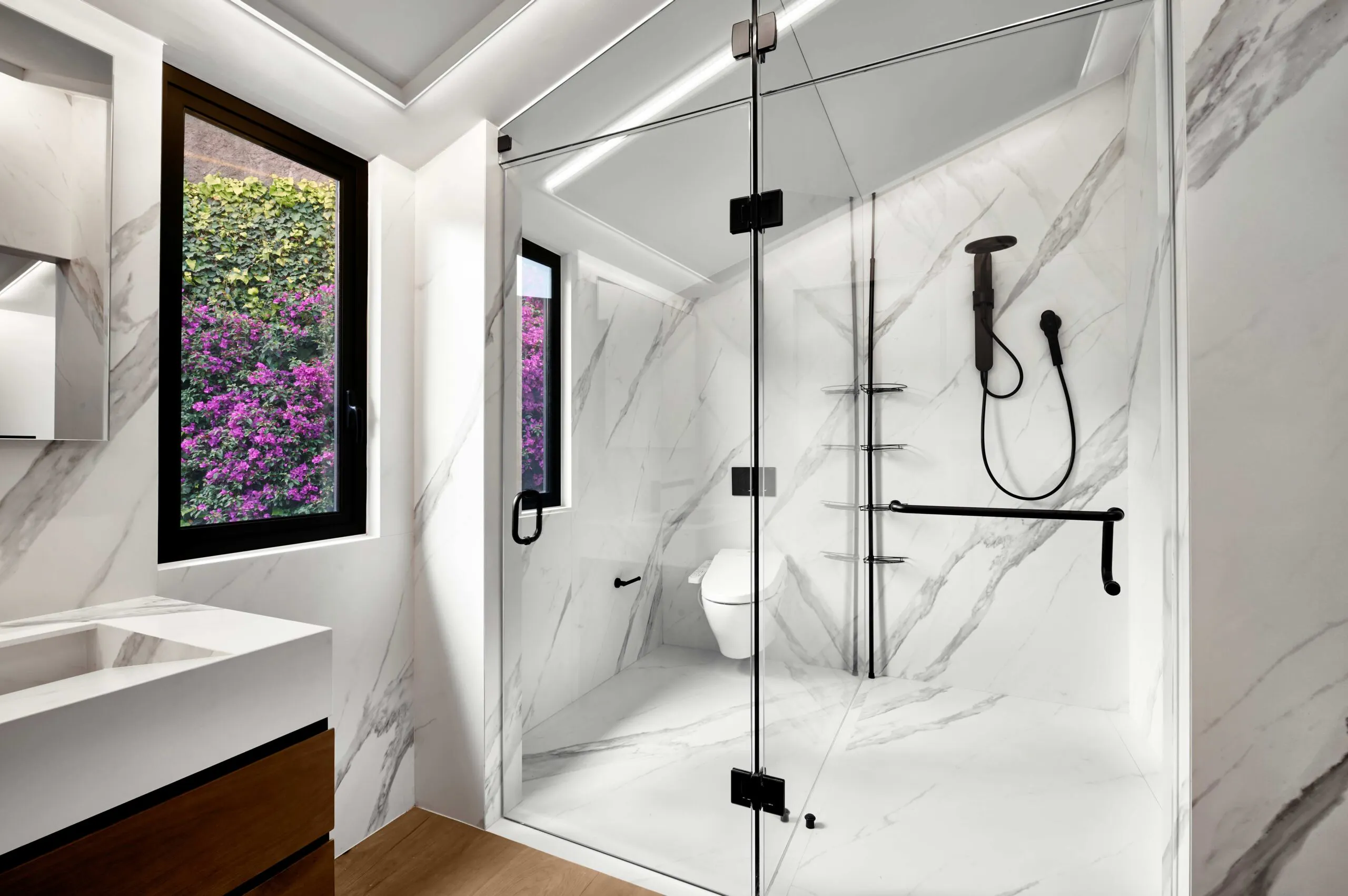 DSC_7120 Image 32 of DSC 7120 scaled.jpg?auto=format%2Ccompress&ixlib=php 3.3 in Contraste entre baños y cocina para un apartamento de alma mediterránea en Londres - Cosentino