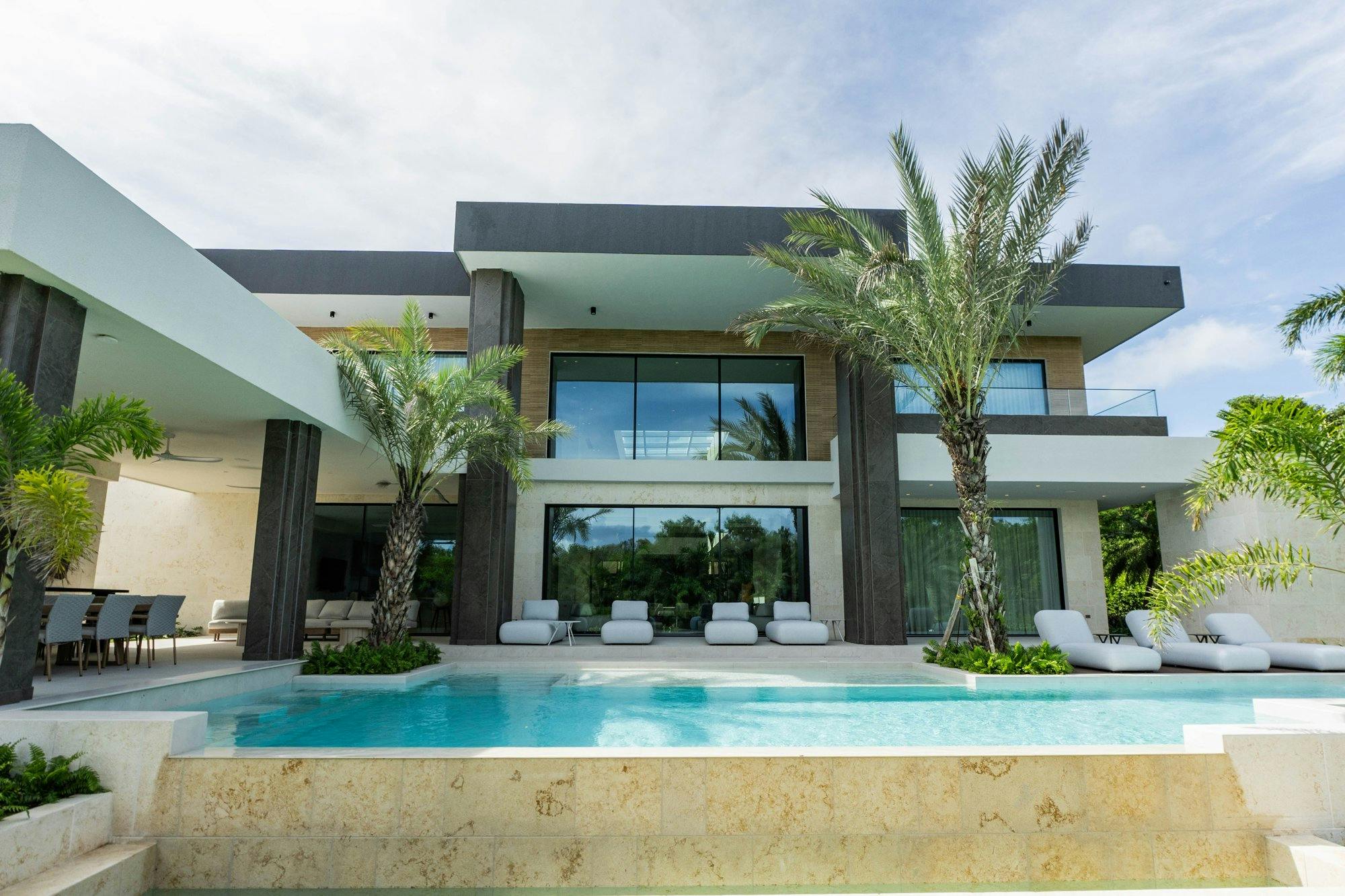 Residencia Rep Dominicana (11) Image 60 of Residencia Rep Dominicana 11.jpg?auto=format%2Ccompress&ixlib=php 3.3 in Exterior - Cosentino