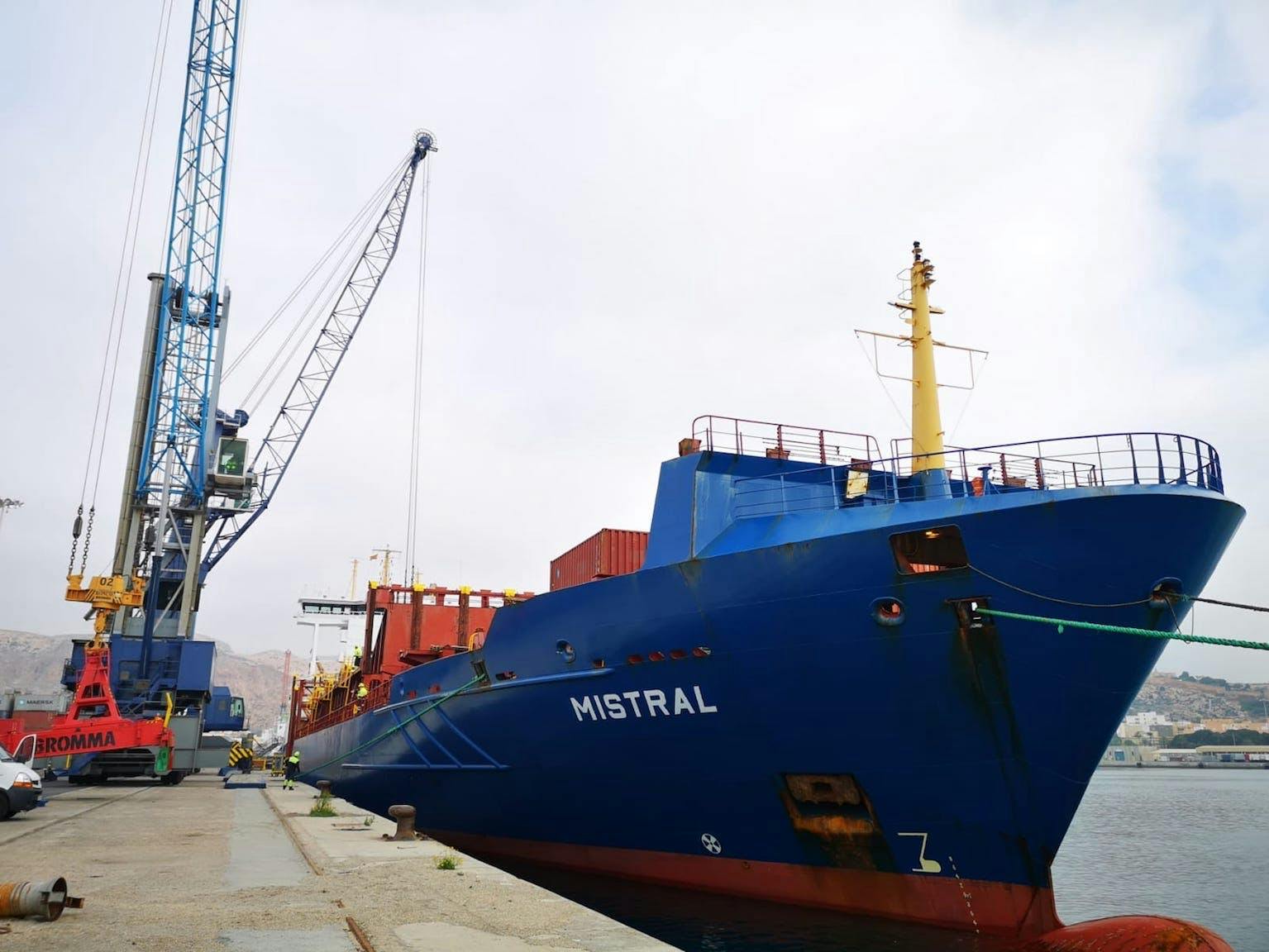 Imagen número 79 de Grupo Cosentino bate récords en el Puerto de Almería con la operativa del portacontenedores Mistral