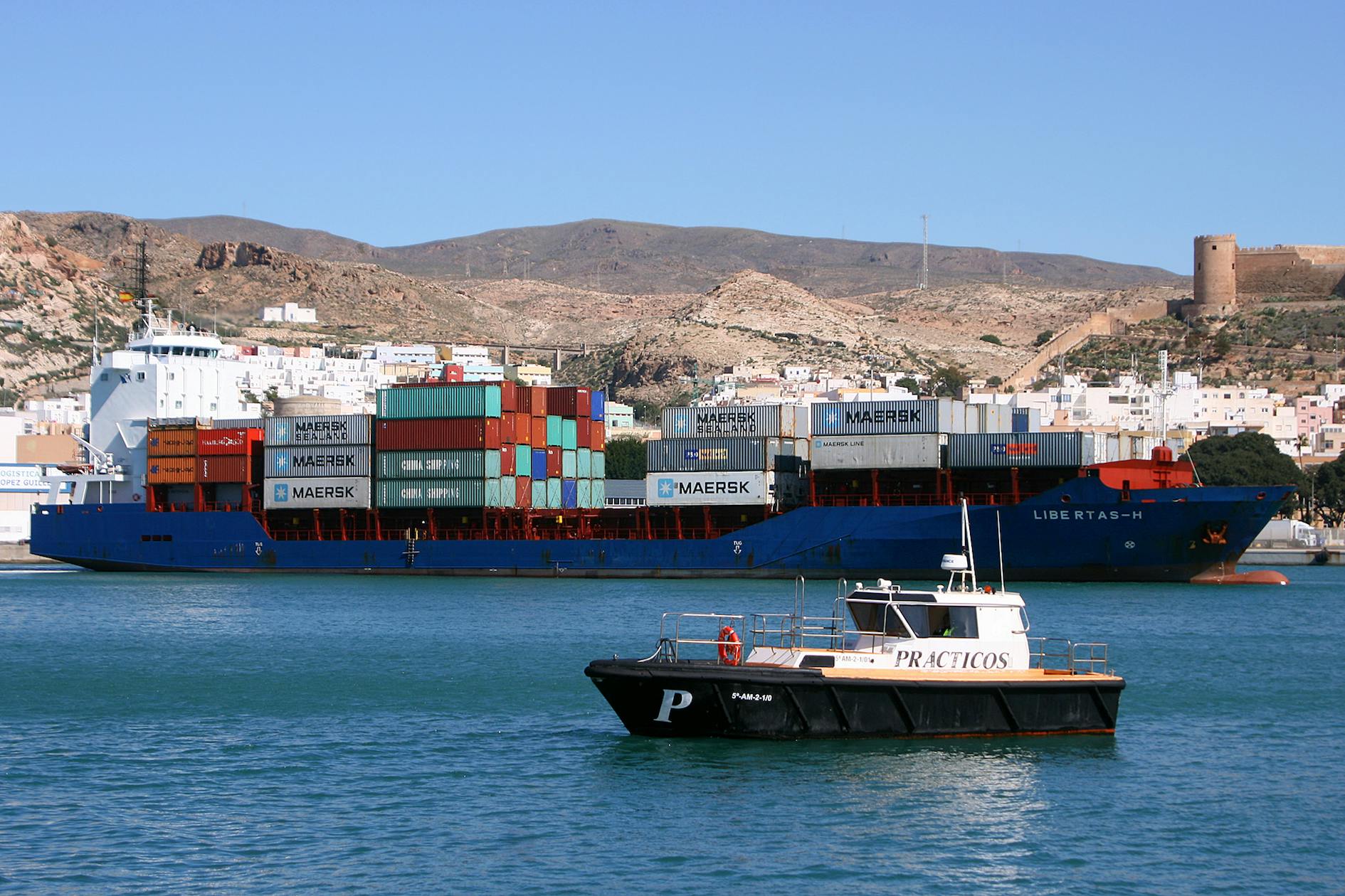 Imagen número 75 de Maersk llega al Puerto de Almería de la mano de Cosentino