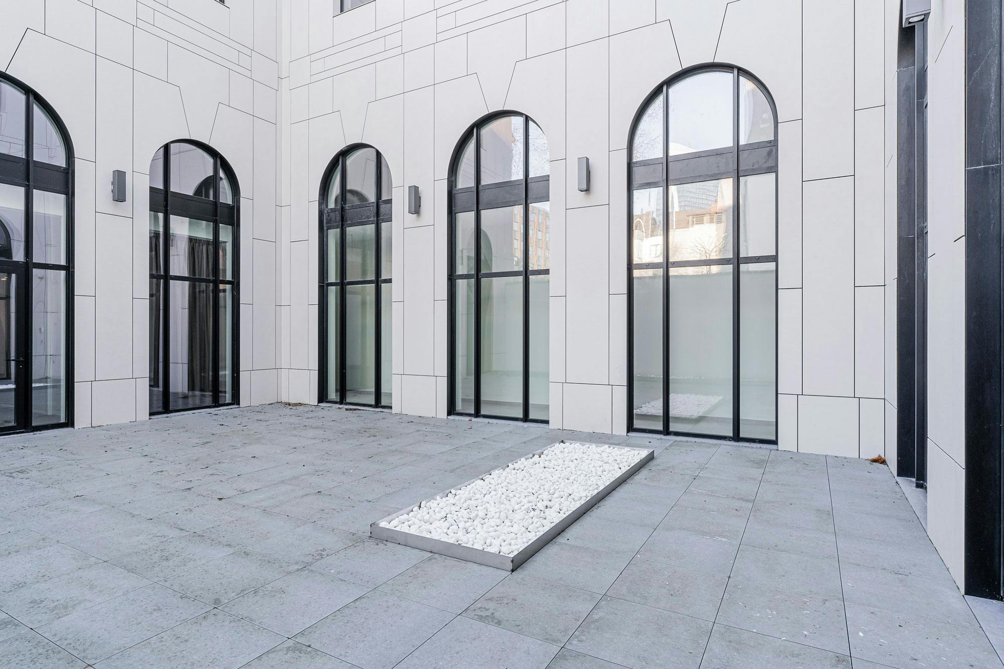 Imagen número 81 de Reflejos en Dekton: la renovación del edificio clasicista The Duke en Bruselas