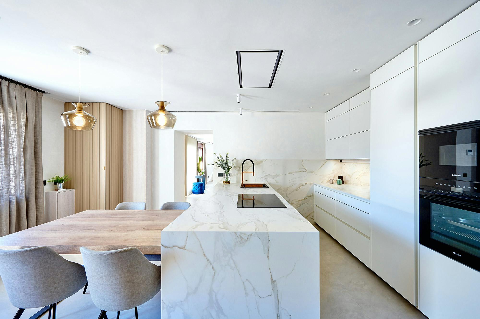 Imagen número 86 de La reforma de una cocina con Silestone en un apartamento clásico en Copenhague