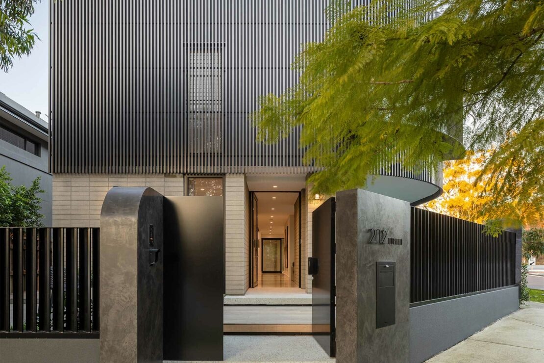 TRANSFORMWA_TOWNSHEND_158_small TRANSFORMWA_TOWNSHEND_158_small