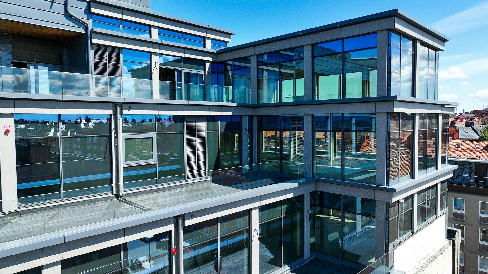 Facade-fenix-sthlm-21-6 Image 65 of Facade fenix sthlm 21 6.jpg?auto=format%2Ccompress&ixlib=php 3.3 in Baños - Cosentino