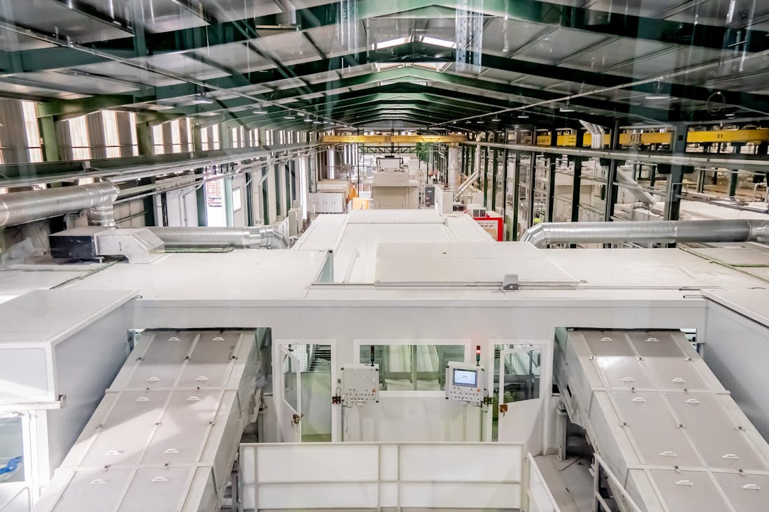 Interior_Planta_Silestone_Cosentino_HQ-2-2 Image 35 of Interior Planta Silestone Cosentino HQ 2 2.jpg?auto=format%2Ccompress&fit=crop&ixlib=php 3.3 in Cosentino lanza su nueva marca Éclos®: una innovadora generación de superficies minerales con tecnología Inlayr® - Cosentino