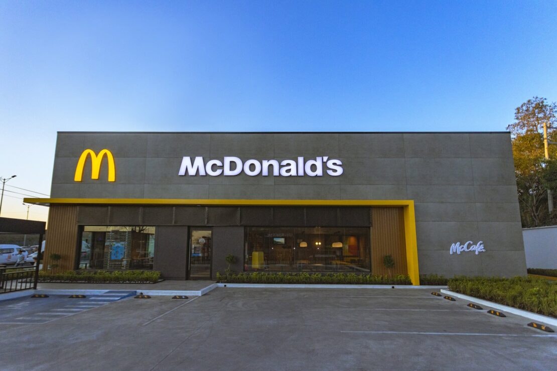 AMBIENTES | McDonald's HQ por IA Interior Architects y Studio O+A, image size:1110x740