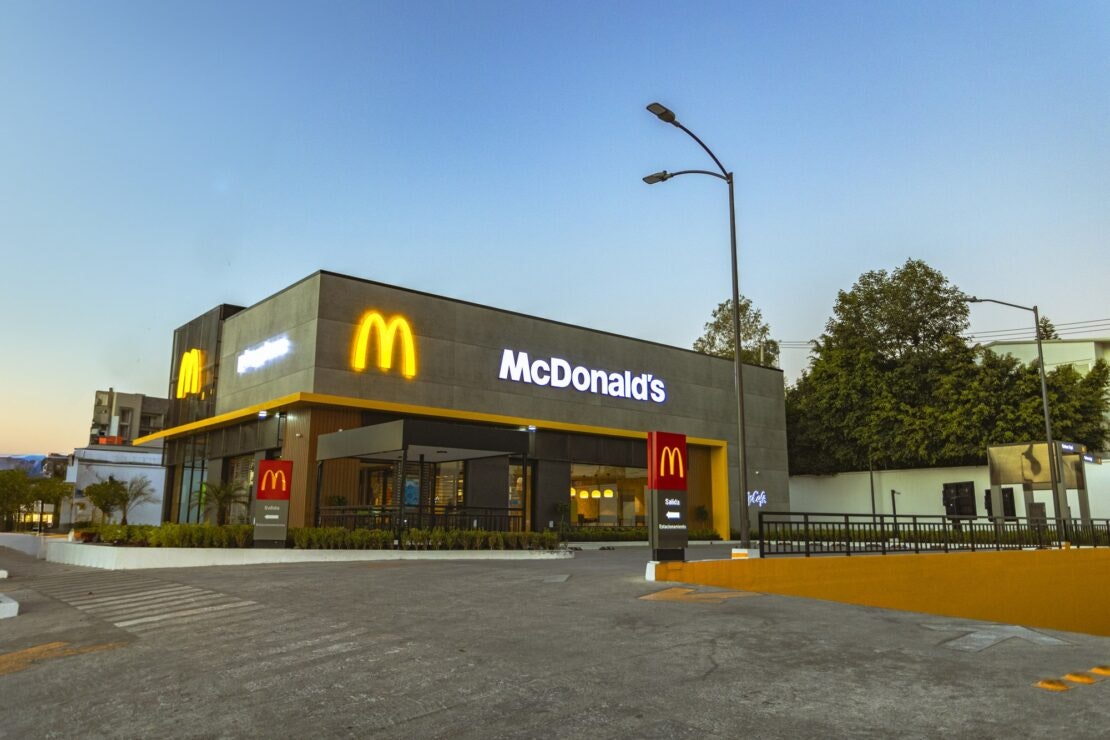 Así es el Nuevo Mc Donald’s en el Parque de la 93 de Bogotá 🇨🇴 -  Proyectos Arquitectónicos Colombia, image size:1110x740