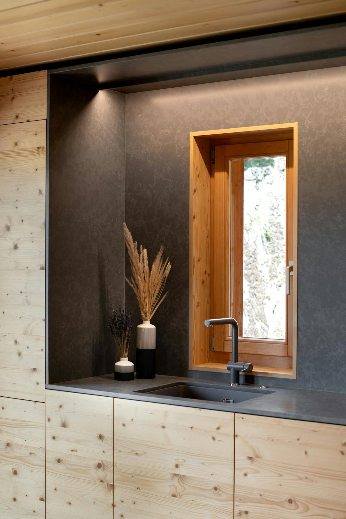 Textures-of-light-2 Image 34 of Textures of light 2.jpg?auto=format%2Ccompress&fit=crop&ixlib=php 3.3 in Lo artesanal y la innovación se fusionan en las superficies de Cosentino - Cosentino