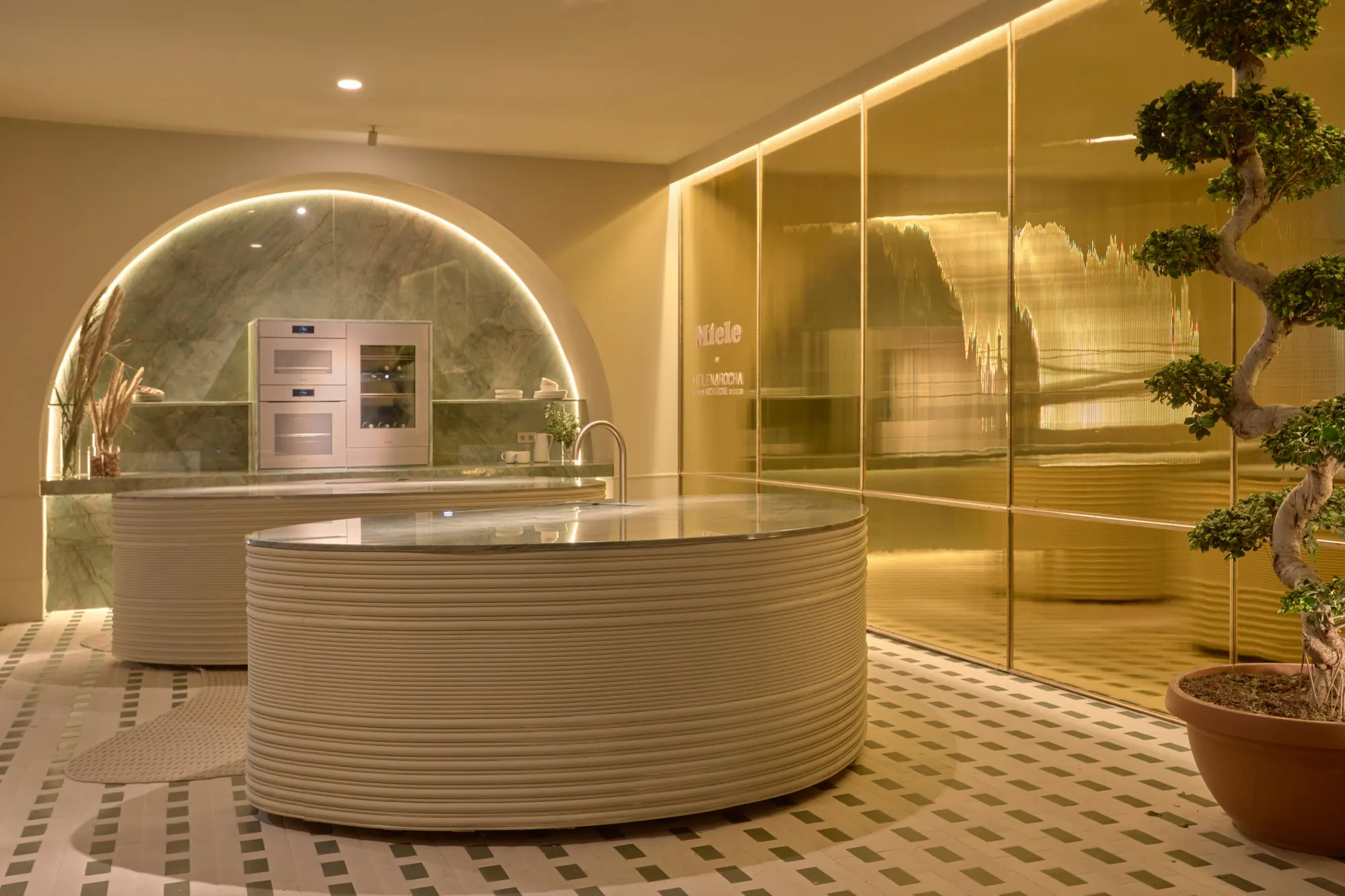 marbella design Helena Rocha (9) Image 40 of marbella design Helena Rocha 9.jpg?auto=format%2Ccompress&ixlib=php 3.3 in Una reforma en tonos suaves para conseguir “confort y funcionalidad” - Cosentino