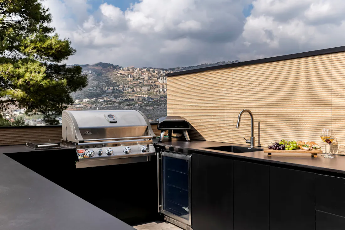 Herman Cohen 6a - Cocina Exterior Image 36 of var www html tools.cosentino.com global ws public pending approval el kincho 11.jpg?auto=format%2Ccompress&fit=crop&ixlib=php 3.3 in Cocinas exteriores para terrazas y áticos: la nueva forma de vivir la ciudad al aire libre - Cosentino