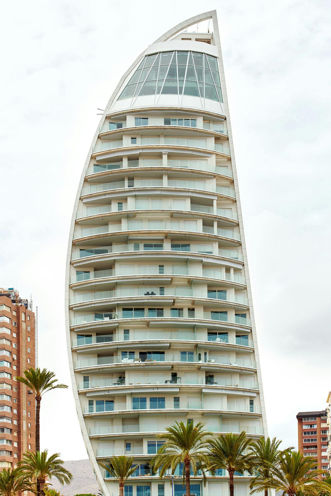Image 37 of delfin tower benidorm 2.jpg?auto=format%2Ccompress&ixlib=php 3.3 in Dekton presents the world’s first curved and ventilated façade made of ultra-compact stone - Cosentino