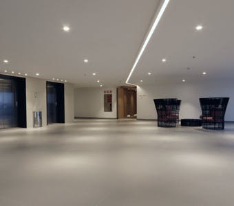 Image of interior flooring.jpg?auto=format%2Ccompress&ixlib=php 3.3 in Dekton: Luja, kestävä ja monipuolinen lattiapäällyste - Cosentino