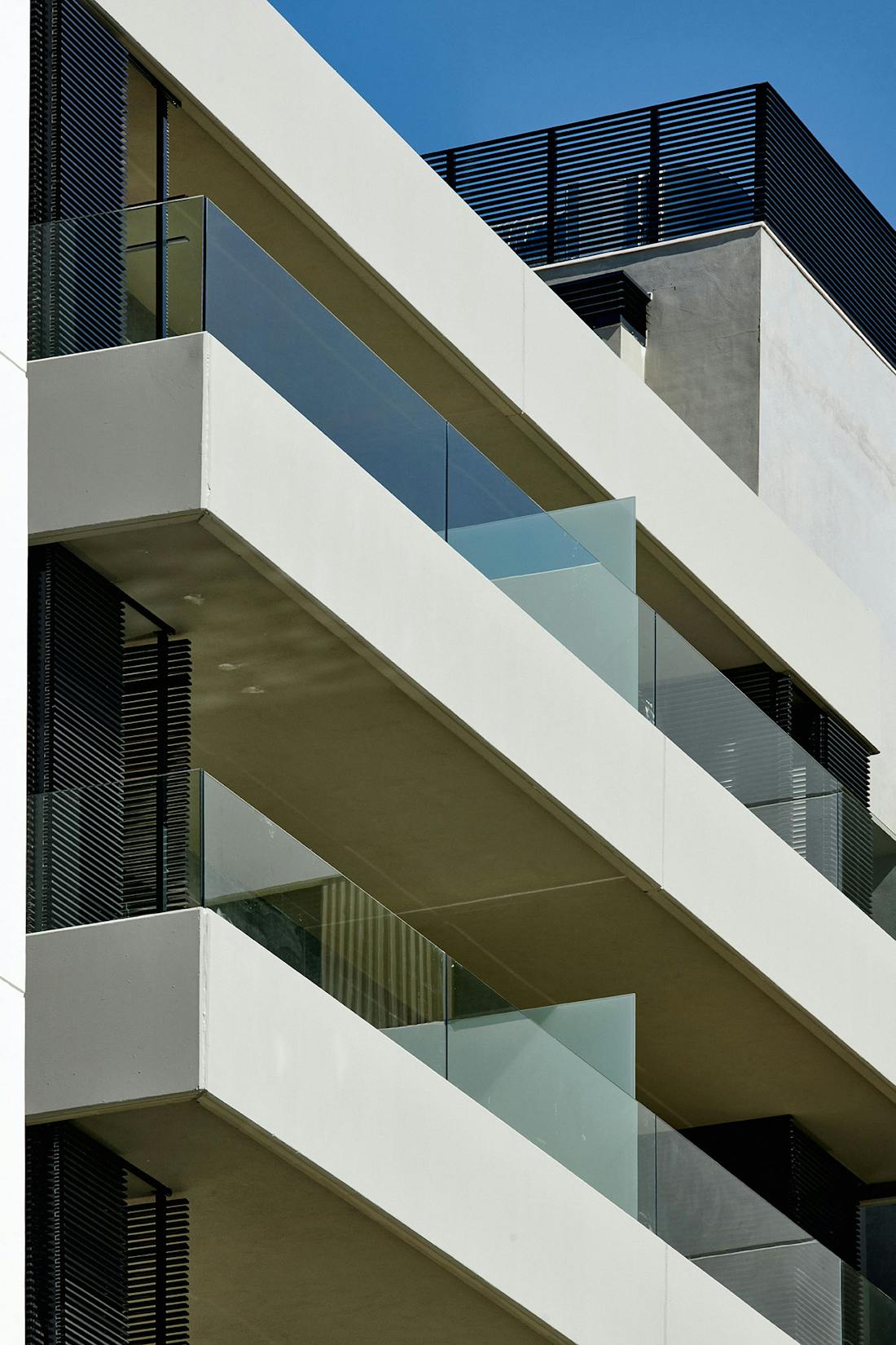 Dromos-aedas-Sevilla-1 Image 36 of Dromos aedas Sevilla 1.jpg?auto=format%2Ccompress&fit=crop&ixlib=php 3.3 in EARTHIC® LAB X FORMAFANTASMA, matka sisältäpäin uusi Silestone®XM-mallisto - Cosentino