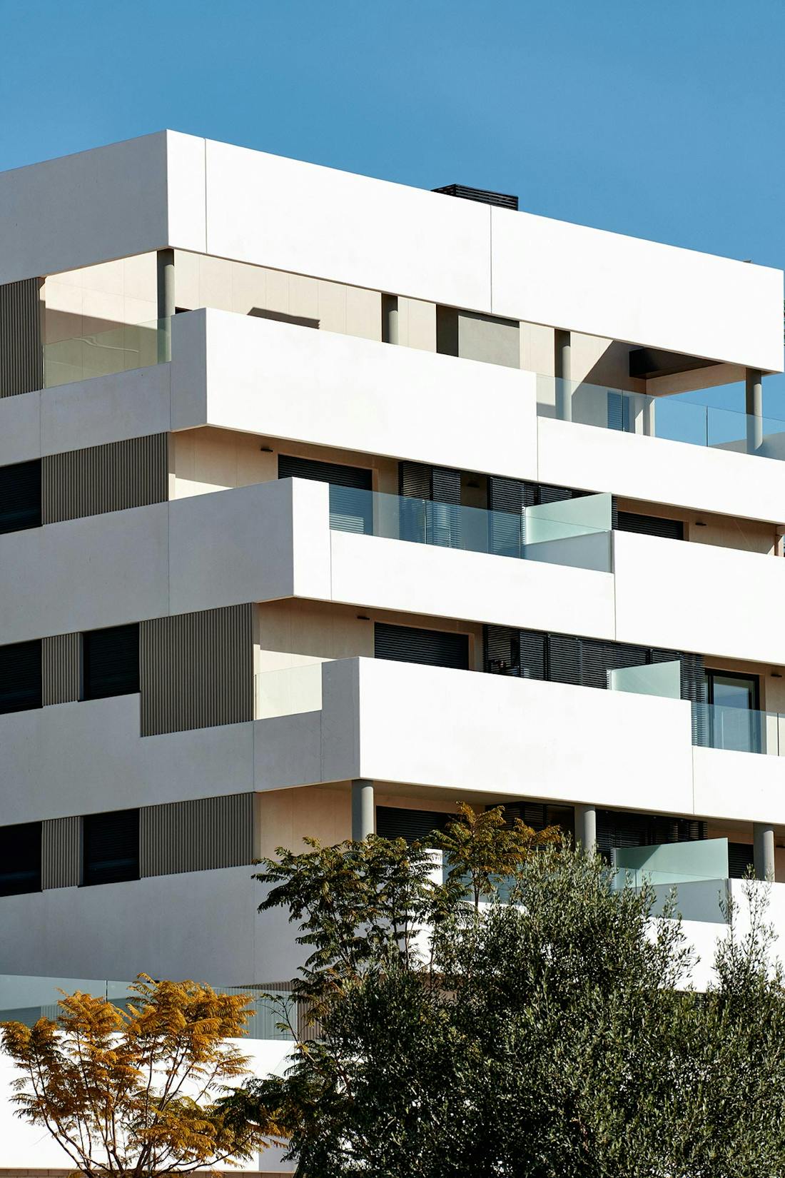 Dromos-aedas-Sevilla-4 Image 35 of Dromos aedas Sevilla 4.jpg?auto=format%2Ccompress&fit=crop&ixlib=php 3.3 in EARTHIC® LAB X FORMAFANTASMA, matka sisältäpäin uusi Silestone®XM-mallisto - Cosentino