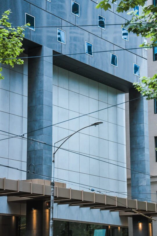 Facade La Trobe Melbourne (10) Facade La Trobe Melbourne (10)