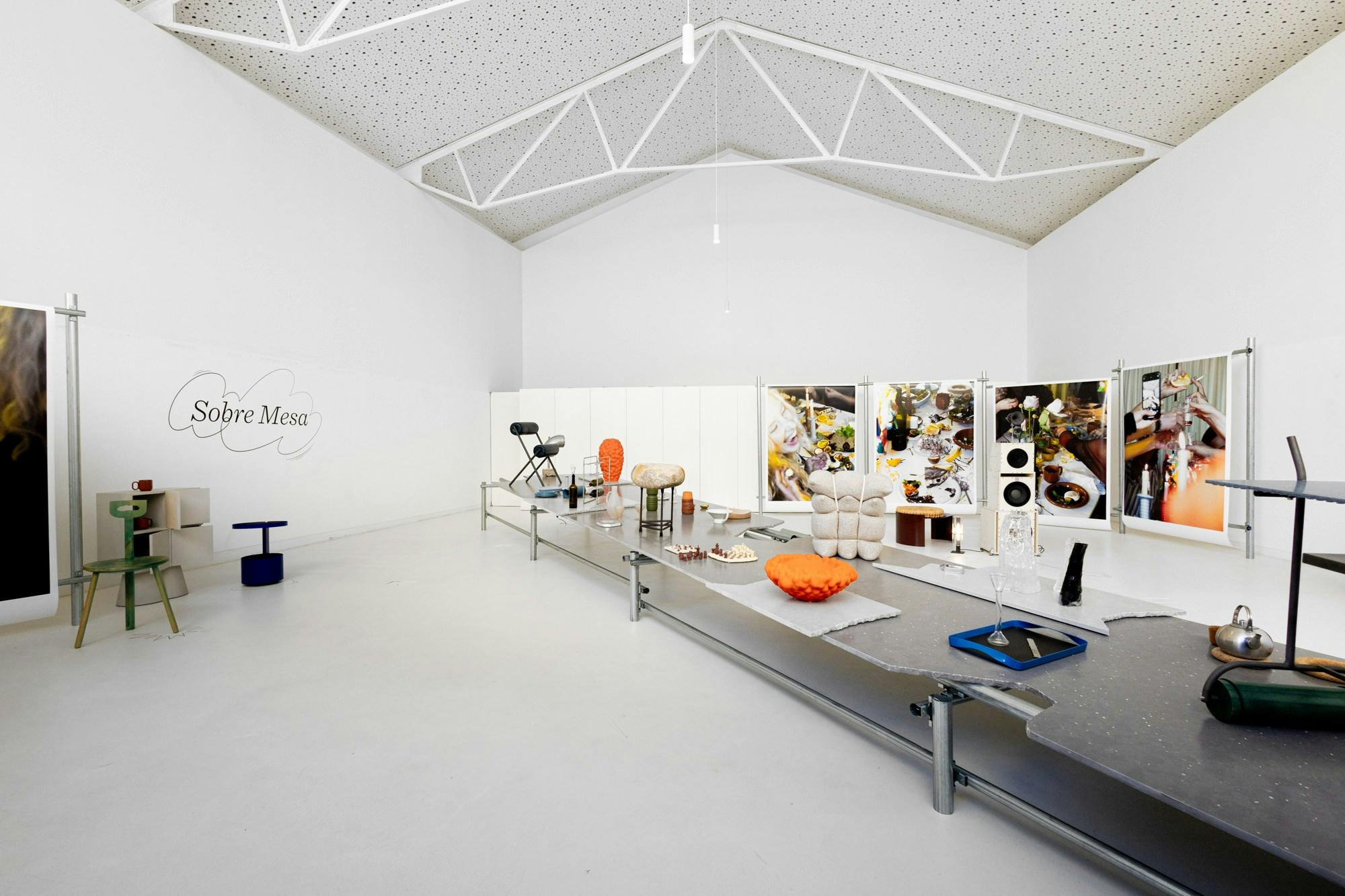 Sobre Mesa MUT Design João Xará Arquivo Aires Mateus ©Sirence Studios07 Image 60 of Sobre Mesa MUT Design Joao Xara Arquivo Aires Mateus %C2%A9Sirence Studios07.jpg?auto=format%2Ccompress&ixlib=php 3.3 in Innovaatioita keittiössä, työtasoja ilman rajoituksia - Cosentino