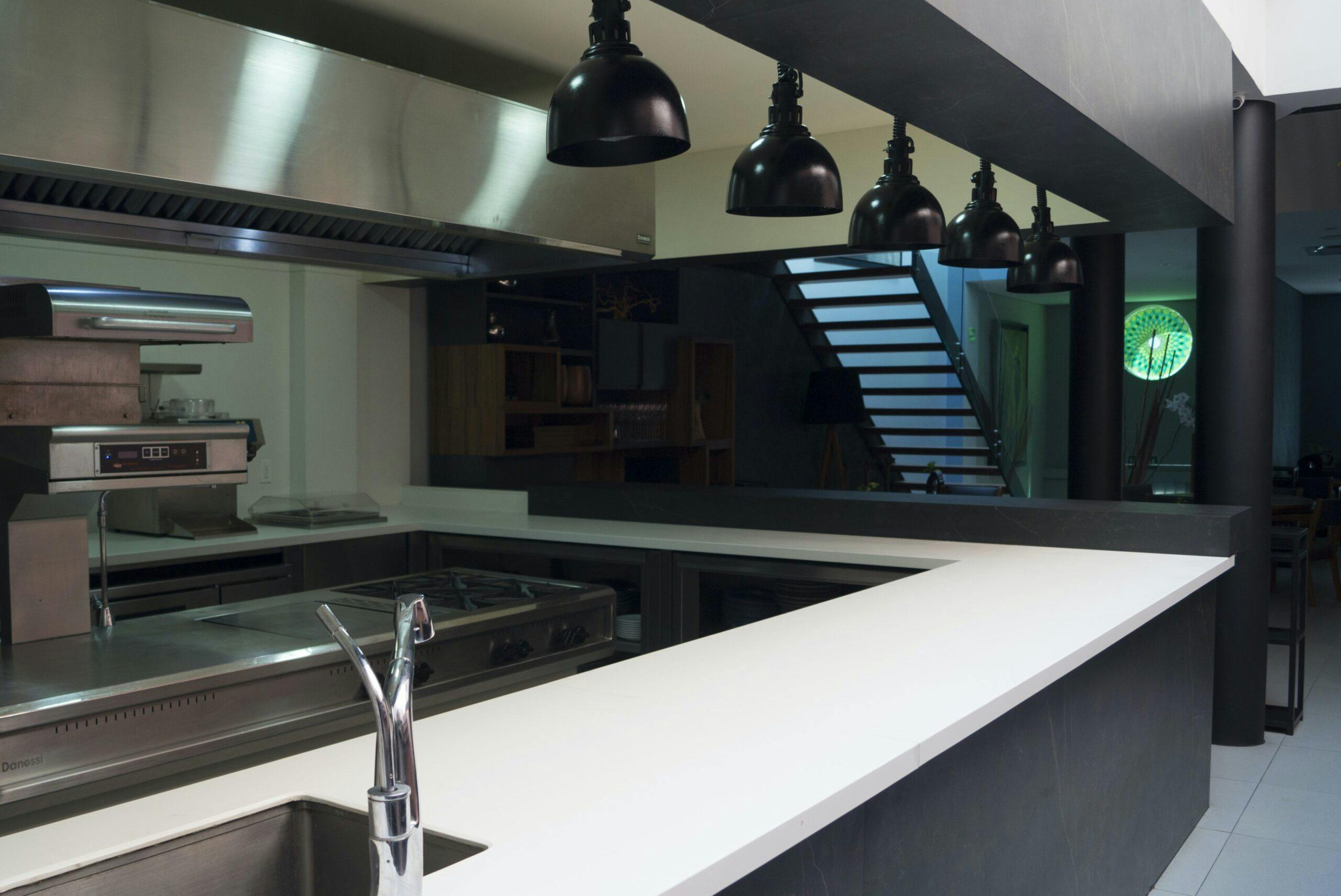 Numéro d'image 32 de la section actuelle de Restaurant Lorea, un mélange de design et de saveurs dans une cuisine ouverte Dekton de Cosentino France