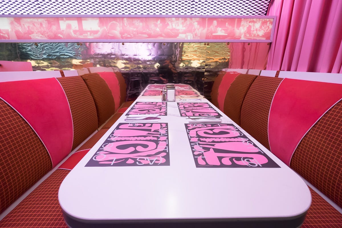 Numéro d'image 32 de la section actuelle de David Rockwell et le studio de design 2×4 choisissent les surfaces innovantes de Cosentino pour le projet The Diner au Salon du meuble 2018 de Cosentino France
