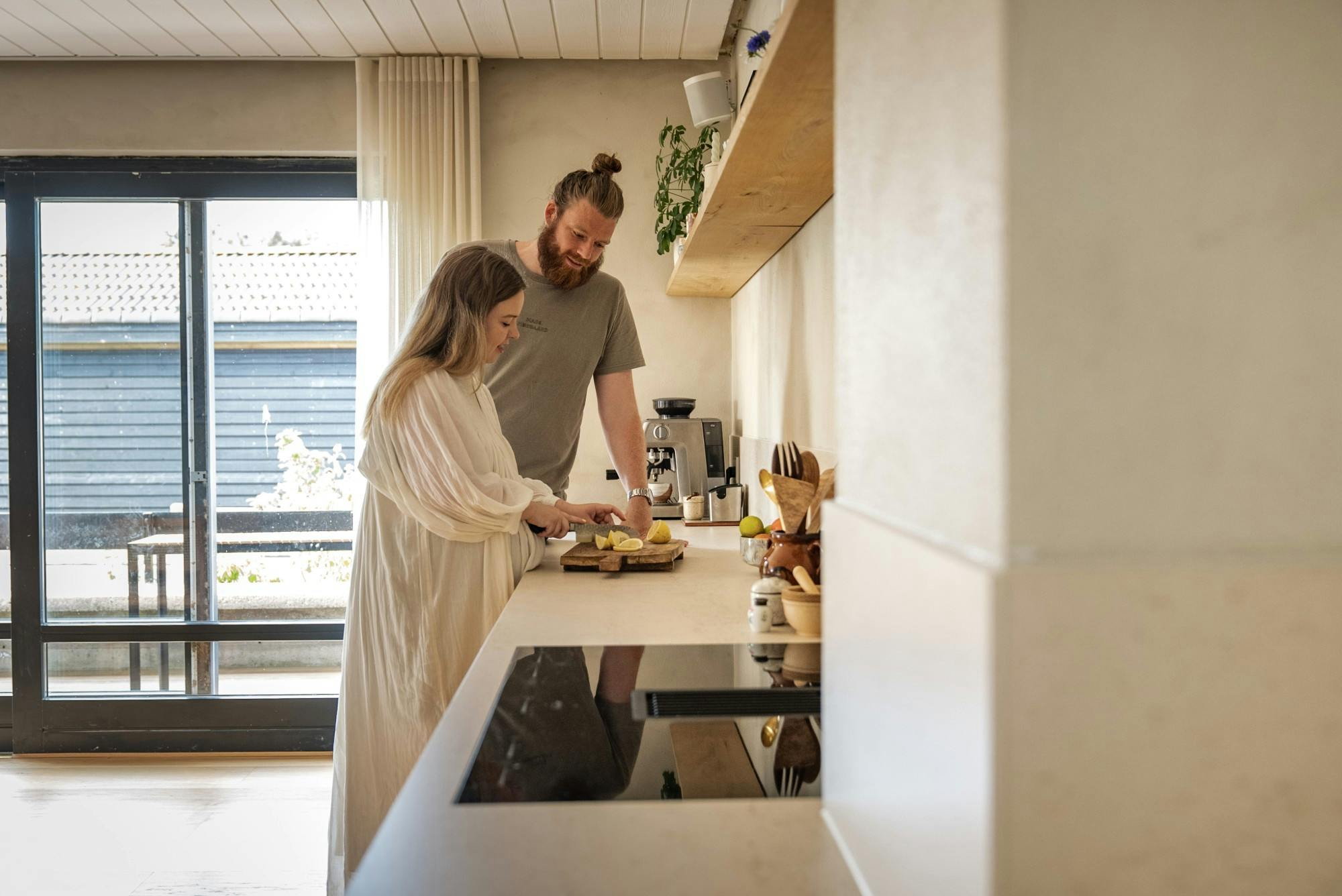 Numéro d'image 40 de la section actuelle de A seamless worktop for a Nordic home renovated with love de Cosentino France