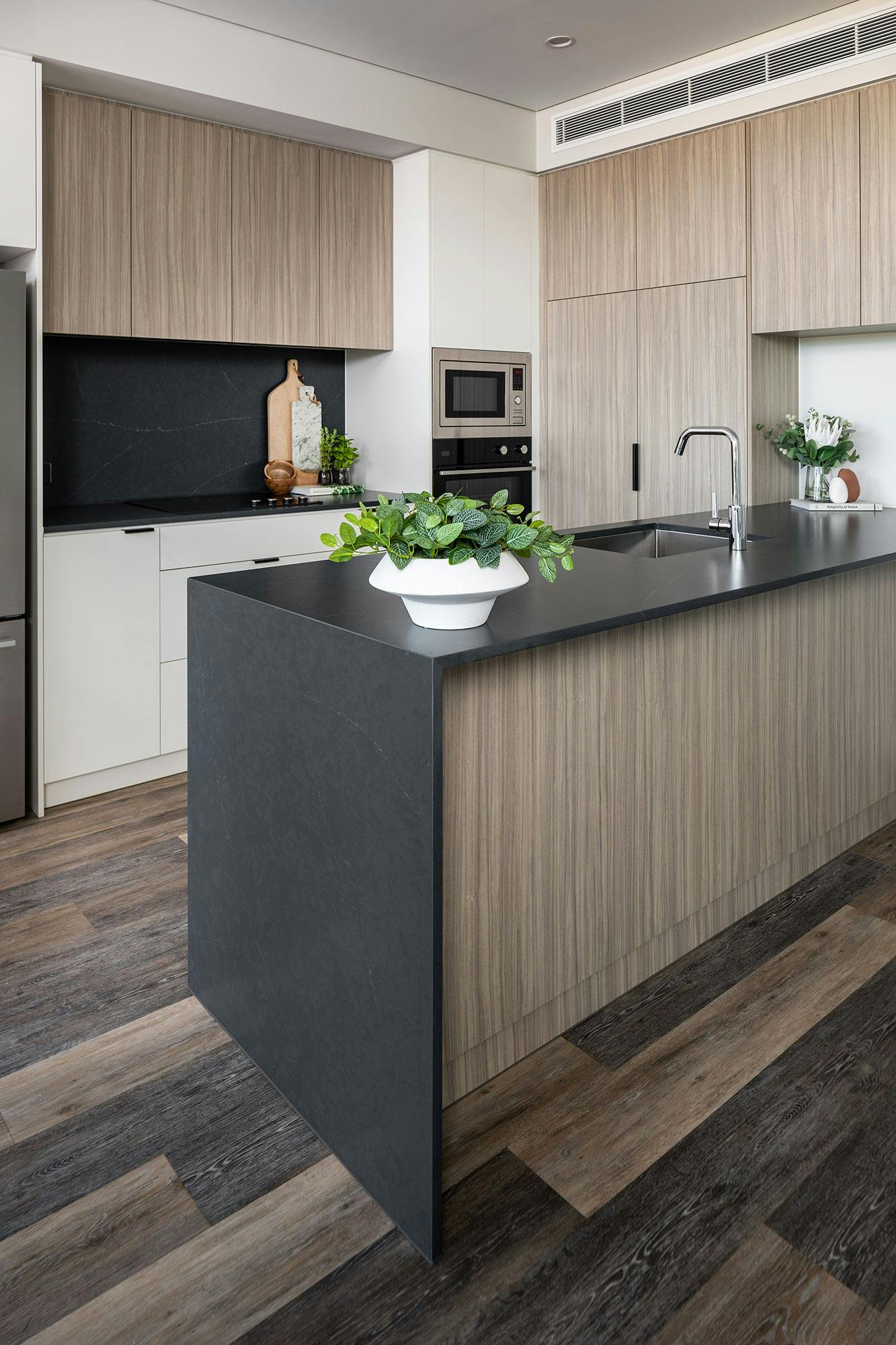 Numéro d'image 47 de la section actuelle de A luxurious rental building chooses Cosentino for its durability, elegance and sustainability de Cosentino France