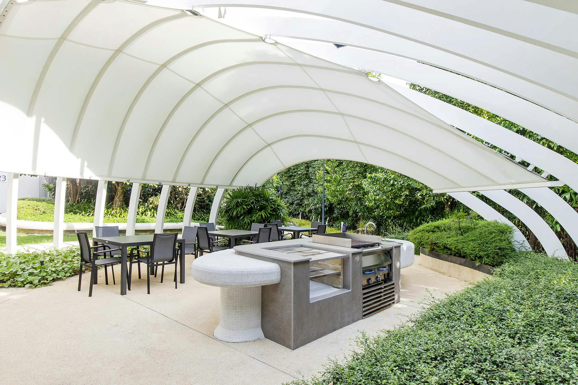 Numéro d'image 54 de la section actuelle de Dekton adds a new touch of elegance to the reception area of a luxury development in Singapore de Cosentino France