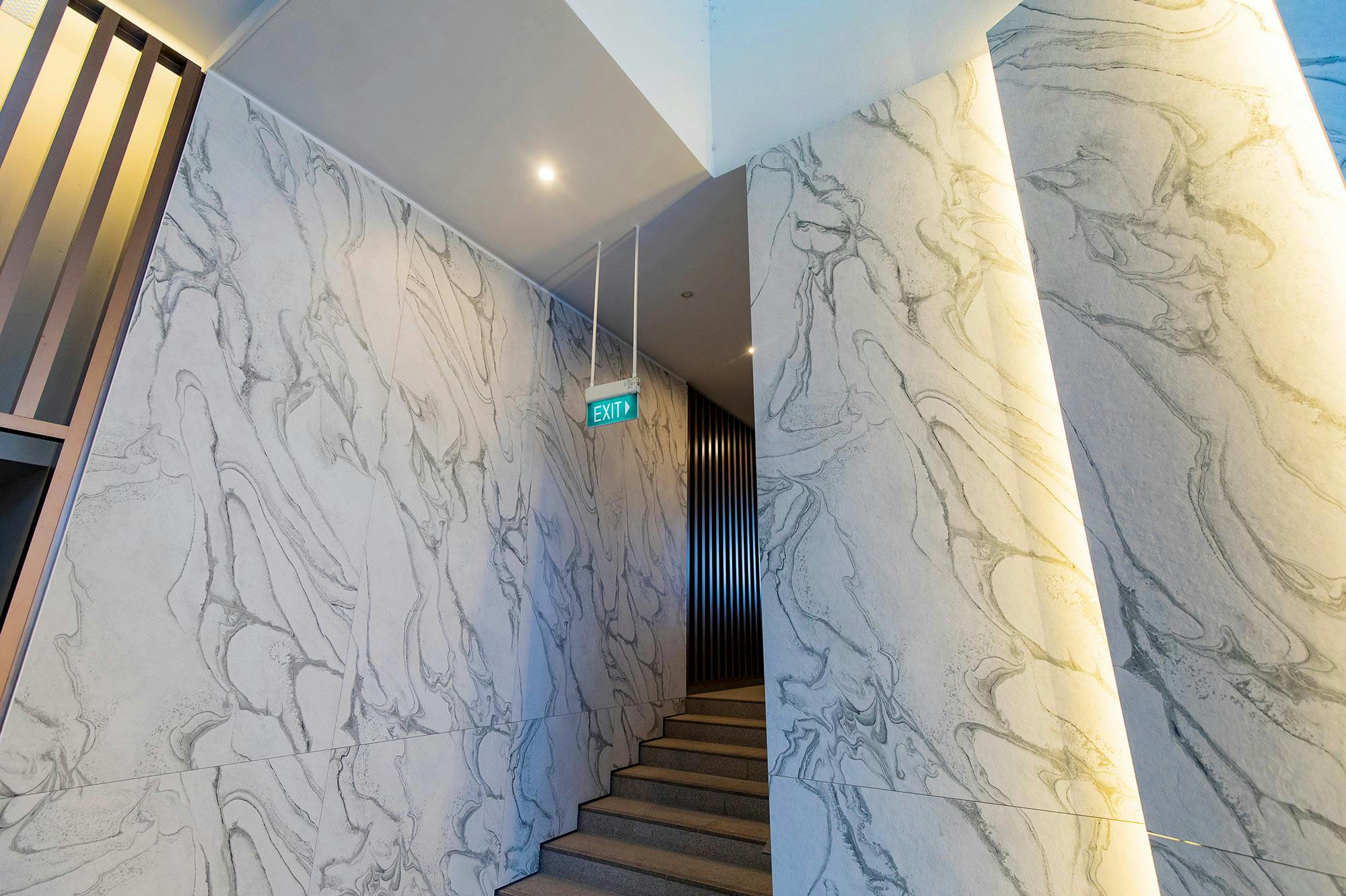 Numéro d'image 45 de la section actuelle de Dekton adds a new touch of elegance to the reception area of a luxury development in Singapore de Cosentino France