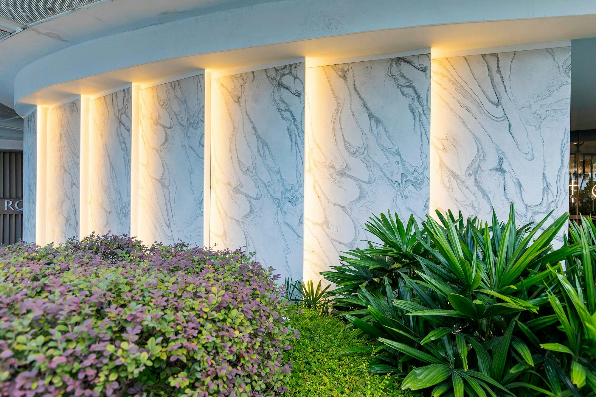 Numéro d'image 46 de la section actuelle de Dekton adds a new touch of elegance to the reception area of a luxury development in Singapore de Cosentino France