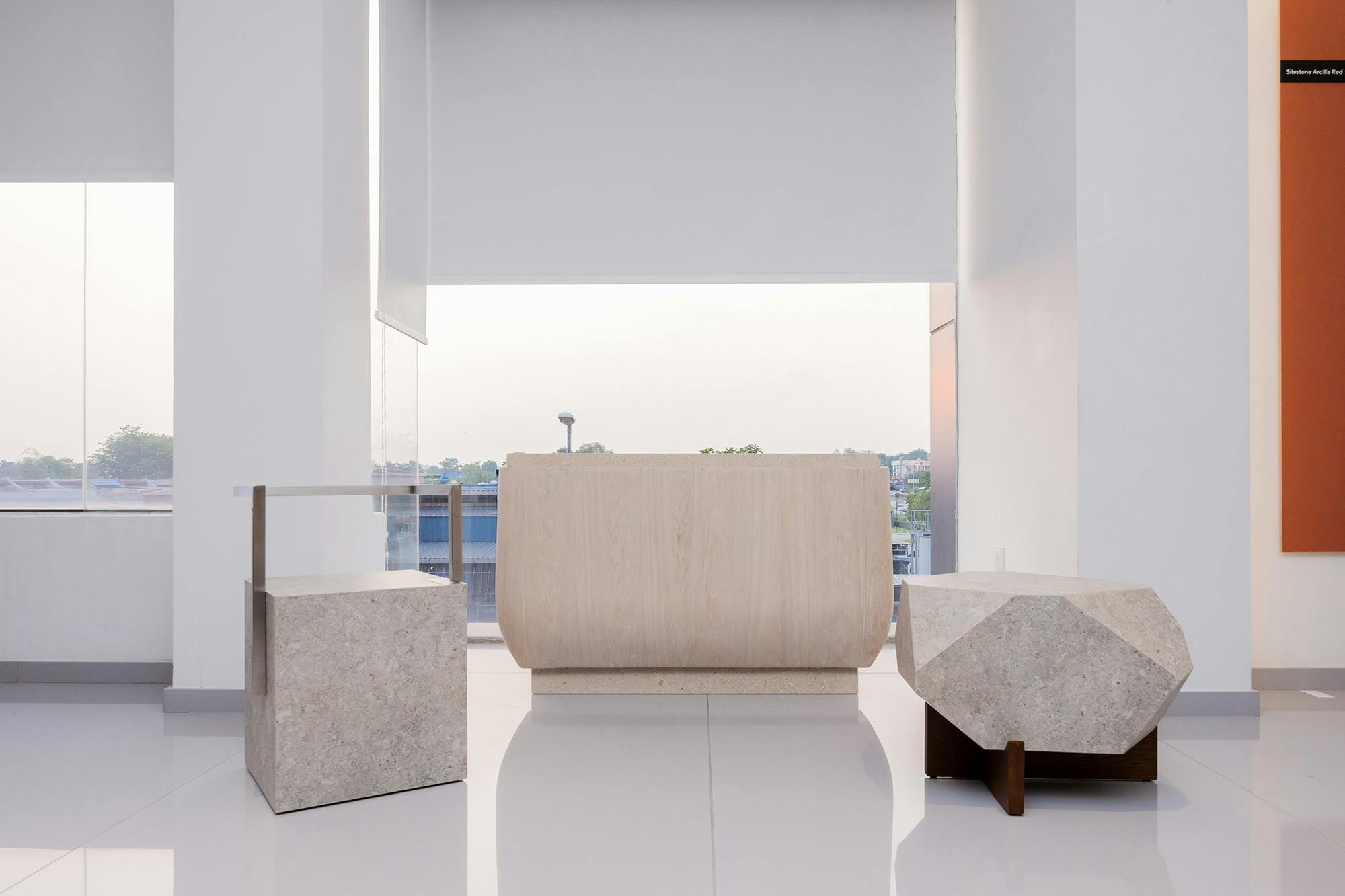 Numéro d'image 32 de la section actuelle de Cosentino partners with two designers in Malaysia to showcase the versatility of Dekton Pietra Kode and its use beyond the kitchen de Cosentino France