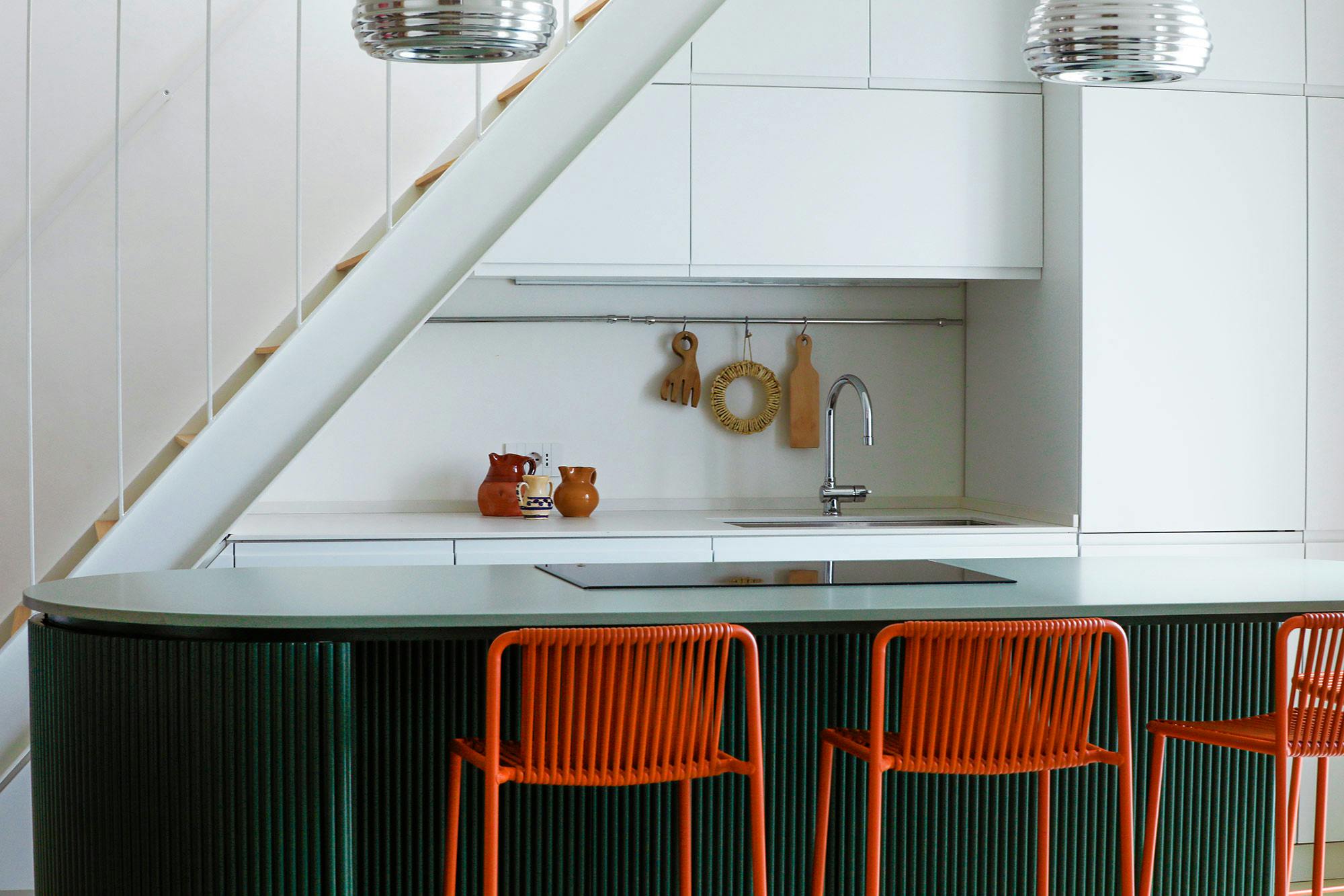 Numéro d'image 32 de la section actuelle de {{A functional kitchen under the stairs to make the most of space without compromising on design}} de Cosentino France
