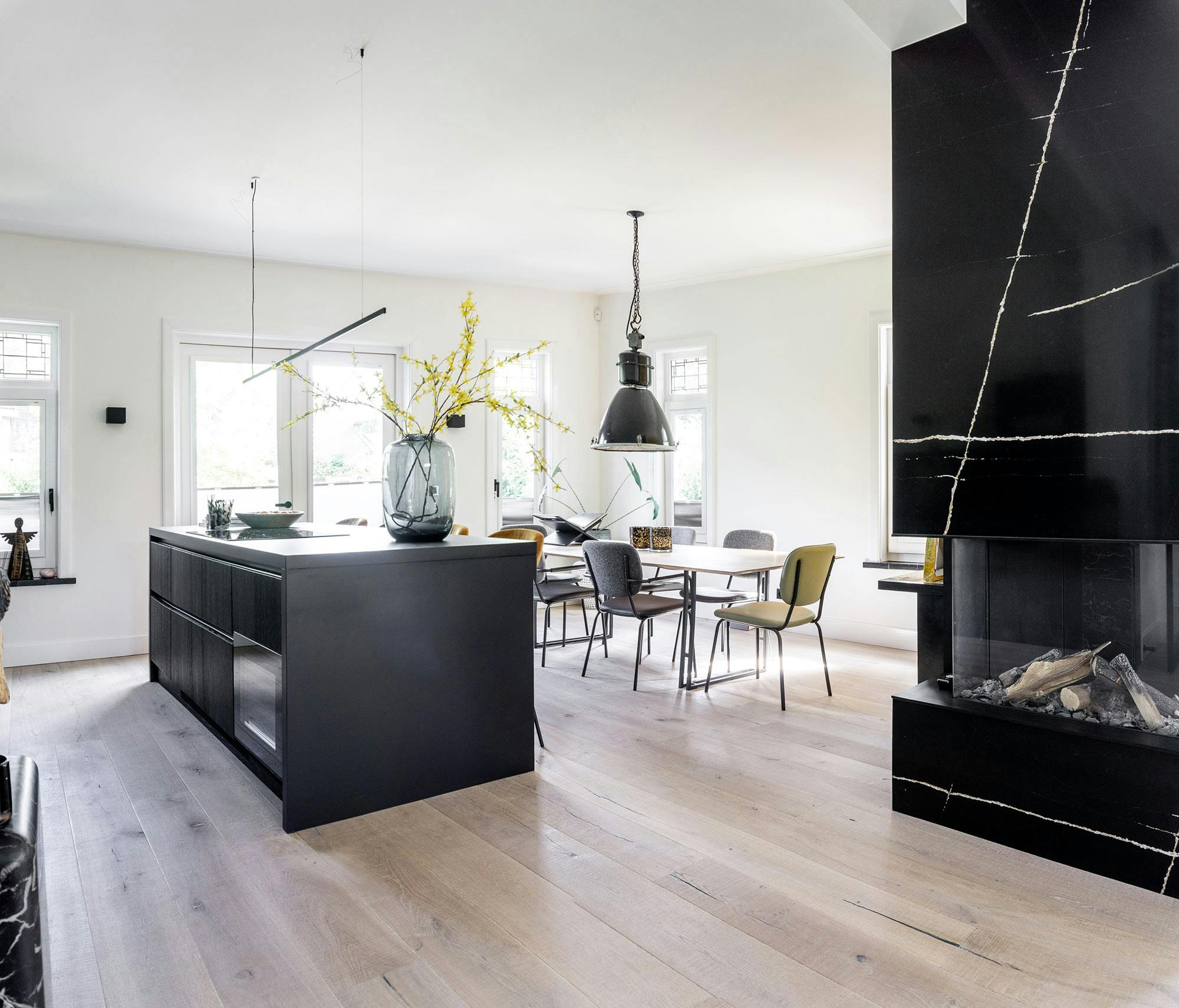 Numéro d'image 36 de la section actuelle de A living room / kitchen with modern and luxurious elegance thanks to Dekton Lucid de Cosentino France