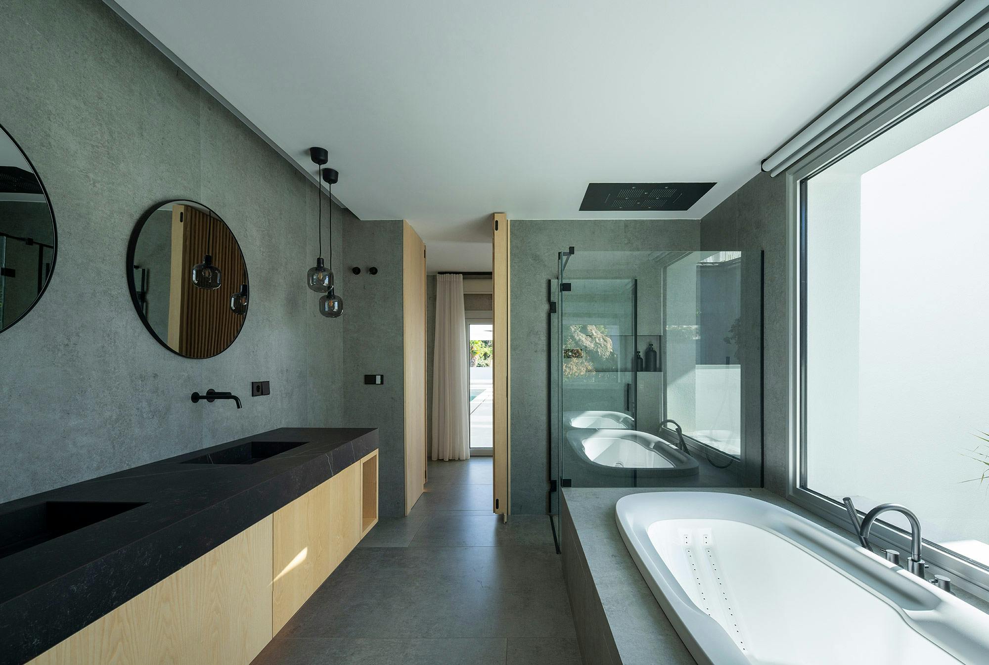 Numéro d'image 36 de la section actuelle de Two full-fledged bathrooms covered by Dekton at Ben Adams de Cosentino France