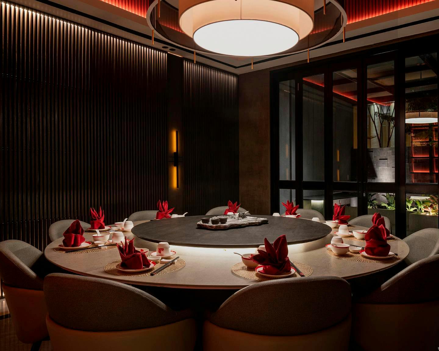 Numéro d'image 35 de la section actuelle de Dekton clads the bar at La Cosmo, a prestigious restaurant whose interior design won the iF Design Award 2023 de Cosentino France