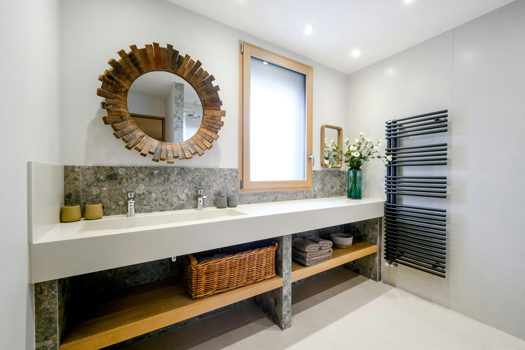 Numéro d'image 42 de la section actuelle de Sustainable washbasins in Mediterranean colours and modern design for the groundbreaking Superloo bathrooms de Cosentino France