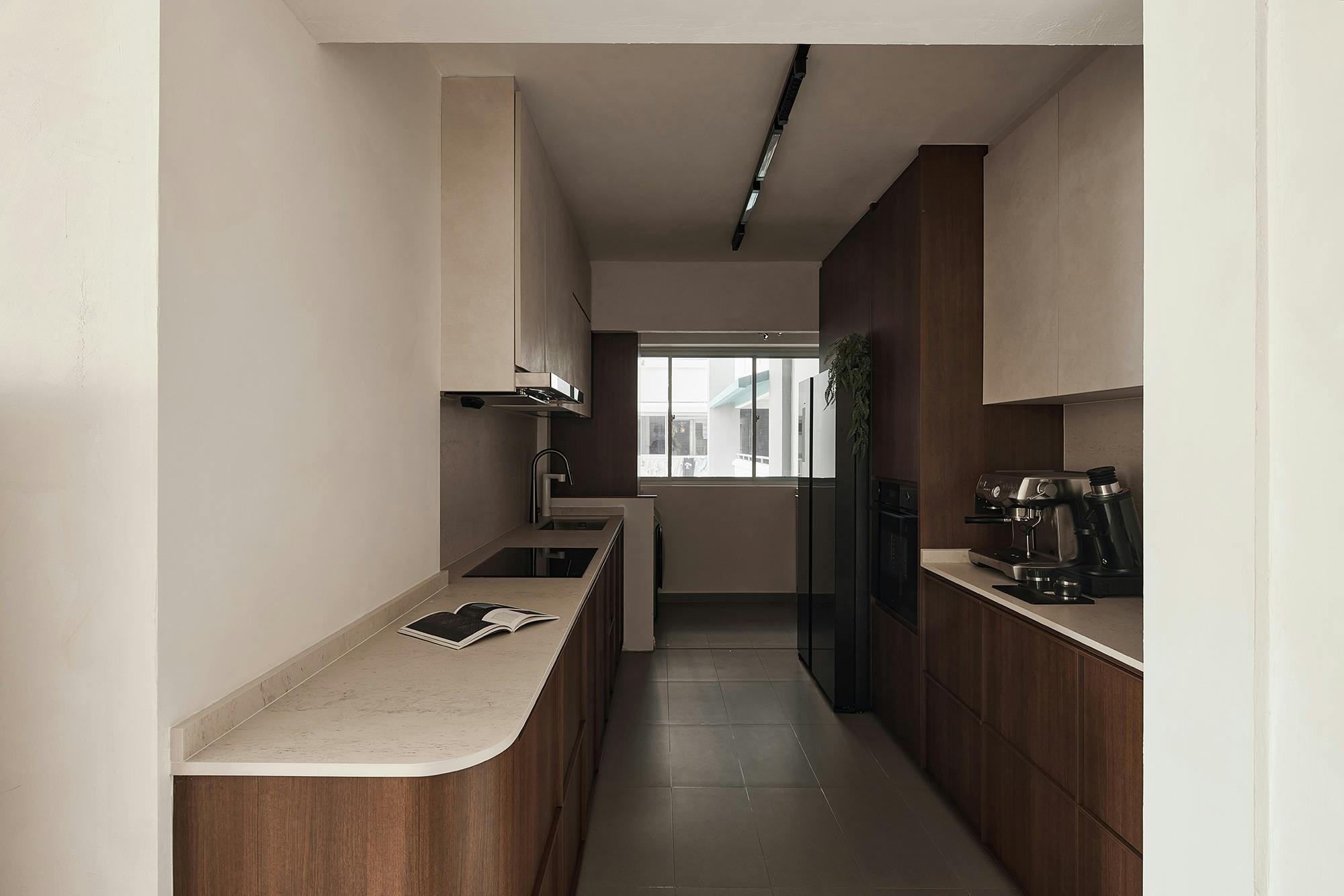 Numéro d'image 43 de la section actuelle de Dekton Sirius adds a welcoming touch to the kitchens of a residential development in Dubai de Cosentino France