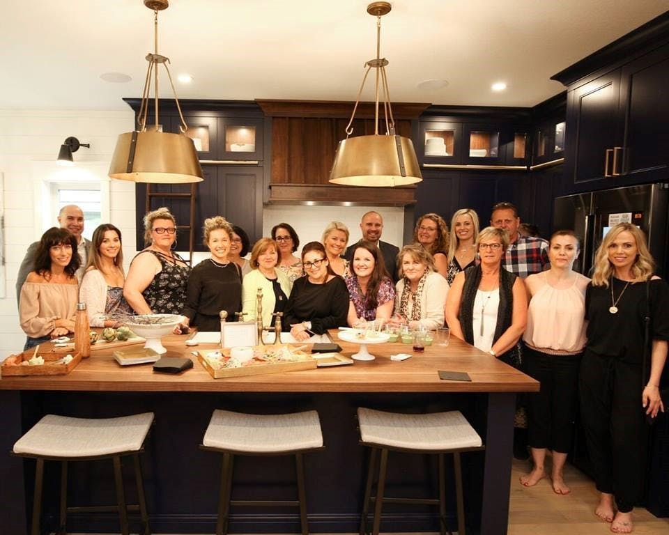 Numéro d'image 32 de la section actuelle de Casey’s Creative Kitchens utilise Silestone dans la Maison de Rêve de Bayfield de Cosentino Canada