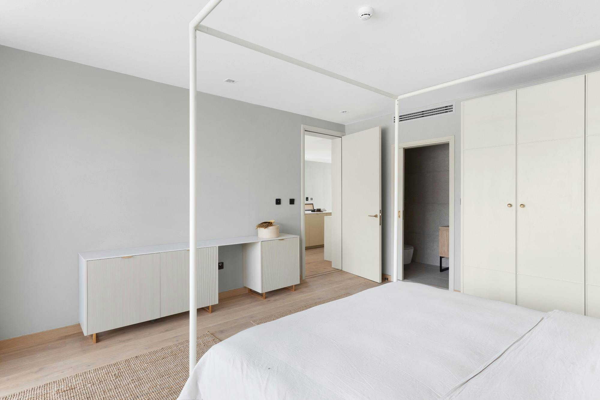 Numéro d'image 38 de la section actuelle de A prefabricated home using Silestone for a luxurious and minimalist look de Cosentino Canada