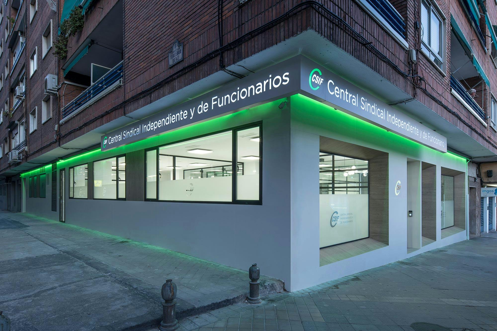 Numéro d'image 37 de la section actuelle de The CSIF headquarters in Granada shows off its façade thanks to Dekton de Cosentino Canada