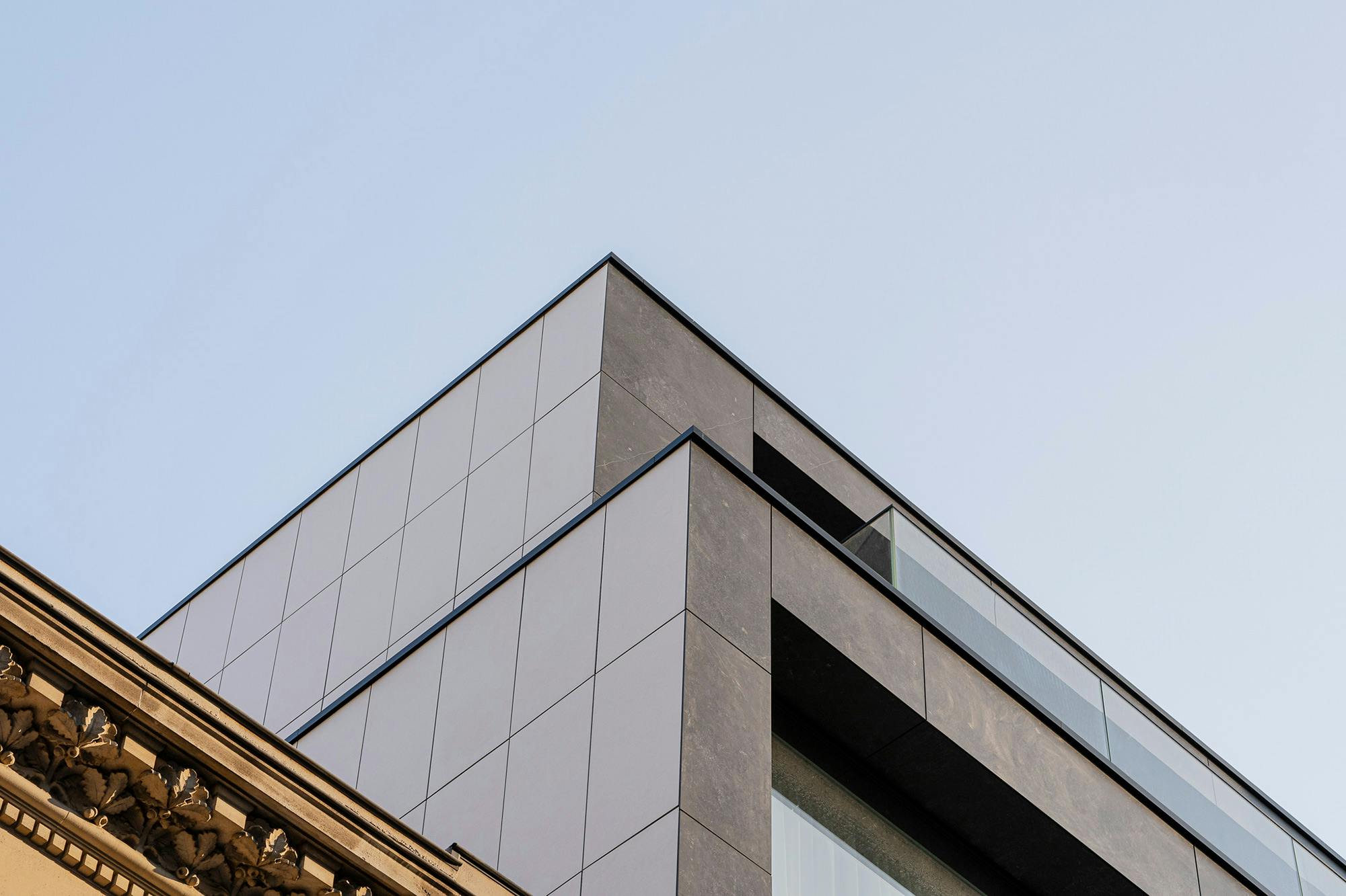 Numéro d'image 54 de la section actuelle de Réflexions en Dekton: la rénovation du bâtiment classique « The Duke » de Bruxelles de Cosentino Canada