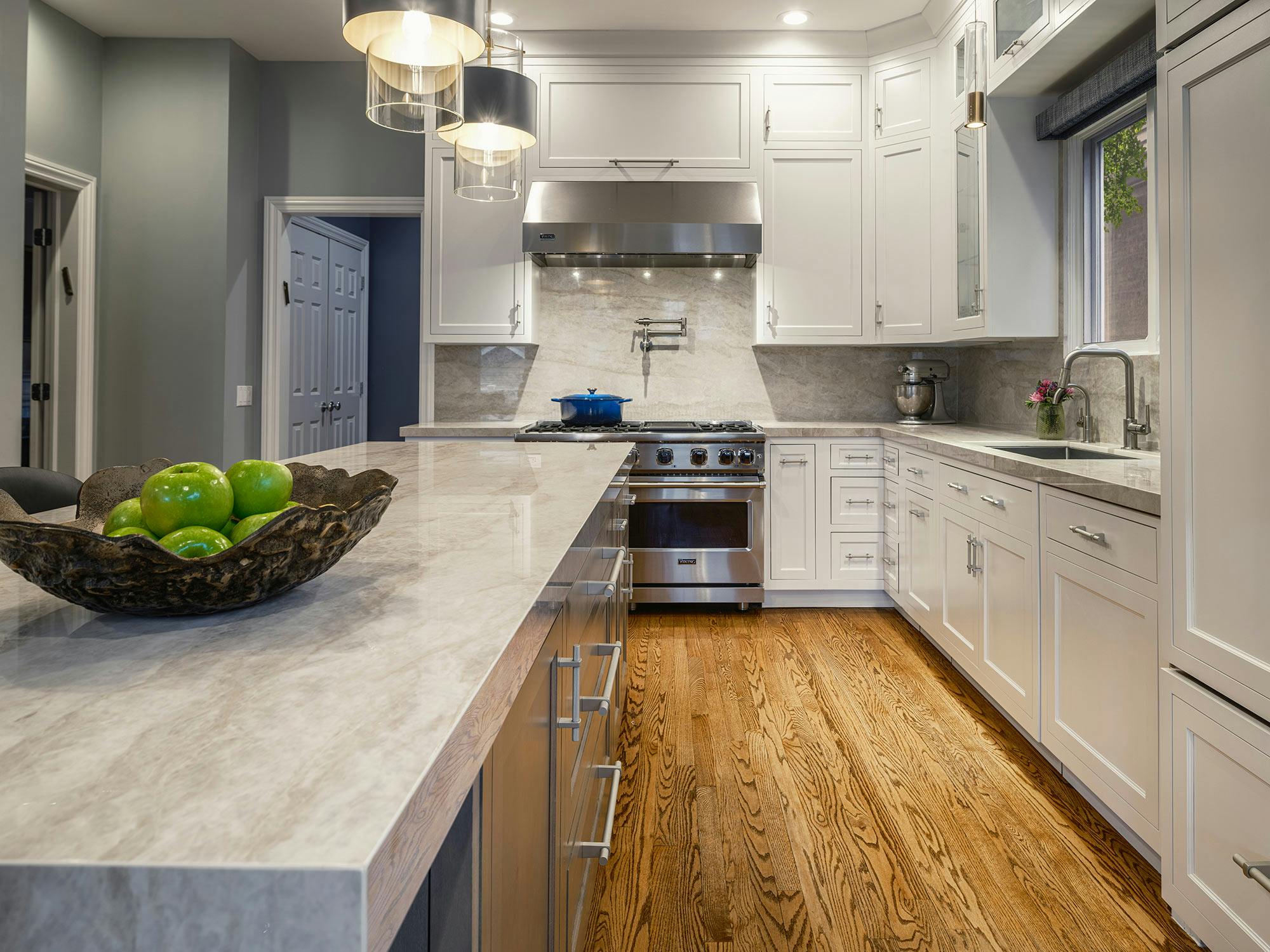 Numéro d'image 36 de la section actuelle de A warm natural kitchen perfect for a busy family de Cosentino Canada