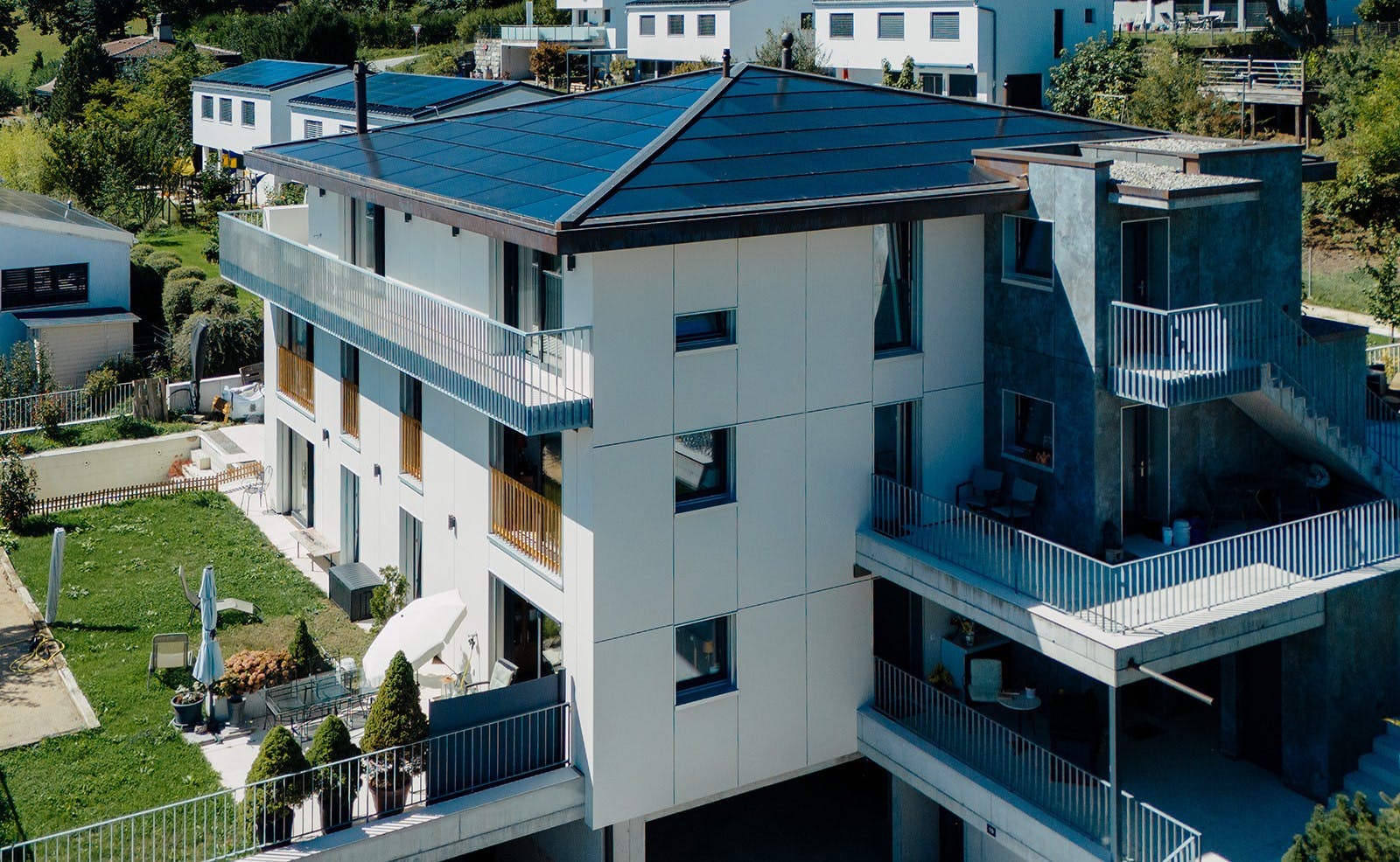 Facade Bellevue Aeris3 Image 52 of Facade Bellevue Aeris3 1.jpg?auto=format%2Ccompress&ixlib=php 3.3 in Valdebebas 127 - Cosentino